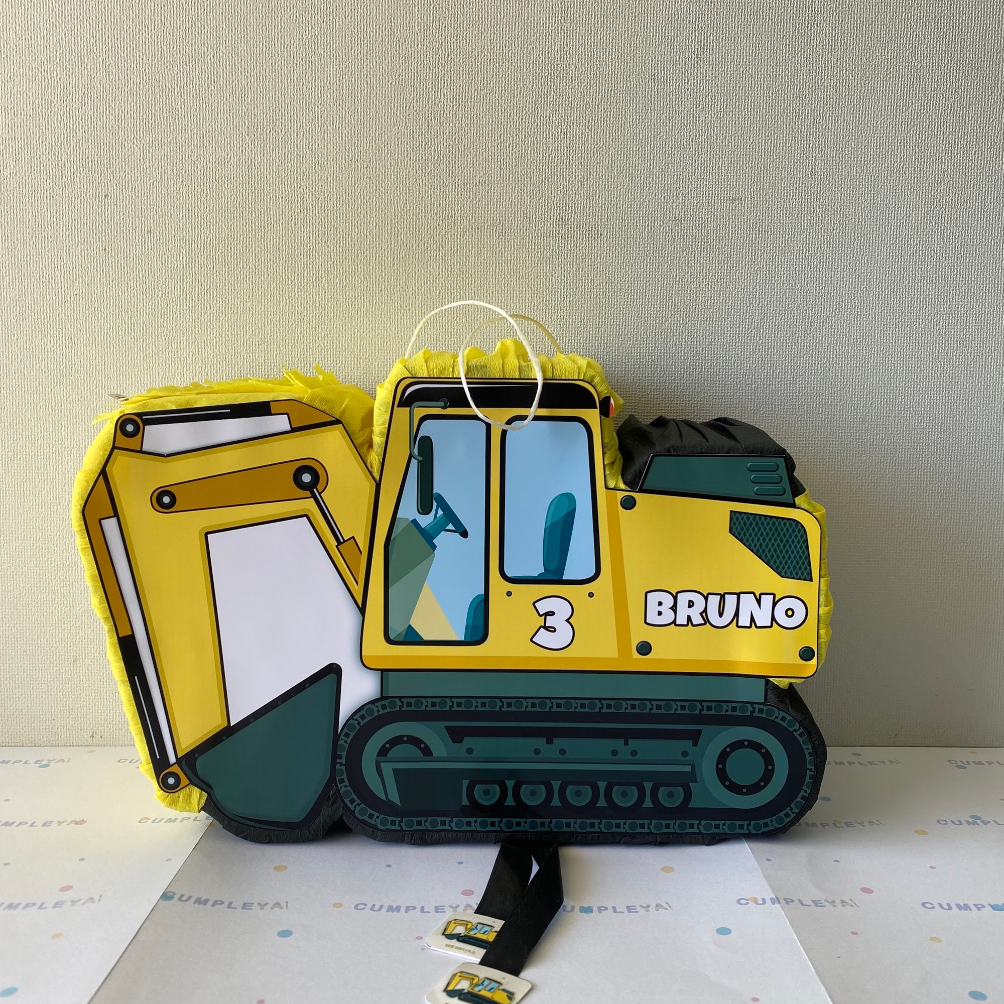 PIÑATA 40 CM EXCABADORA