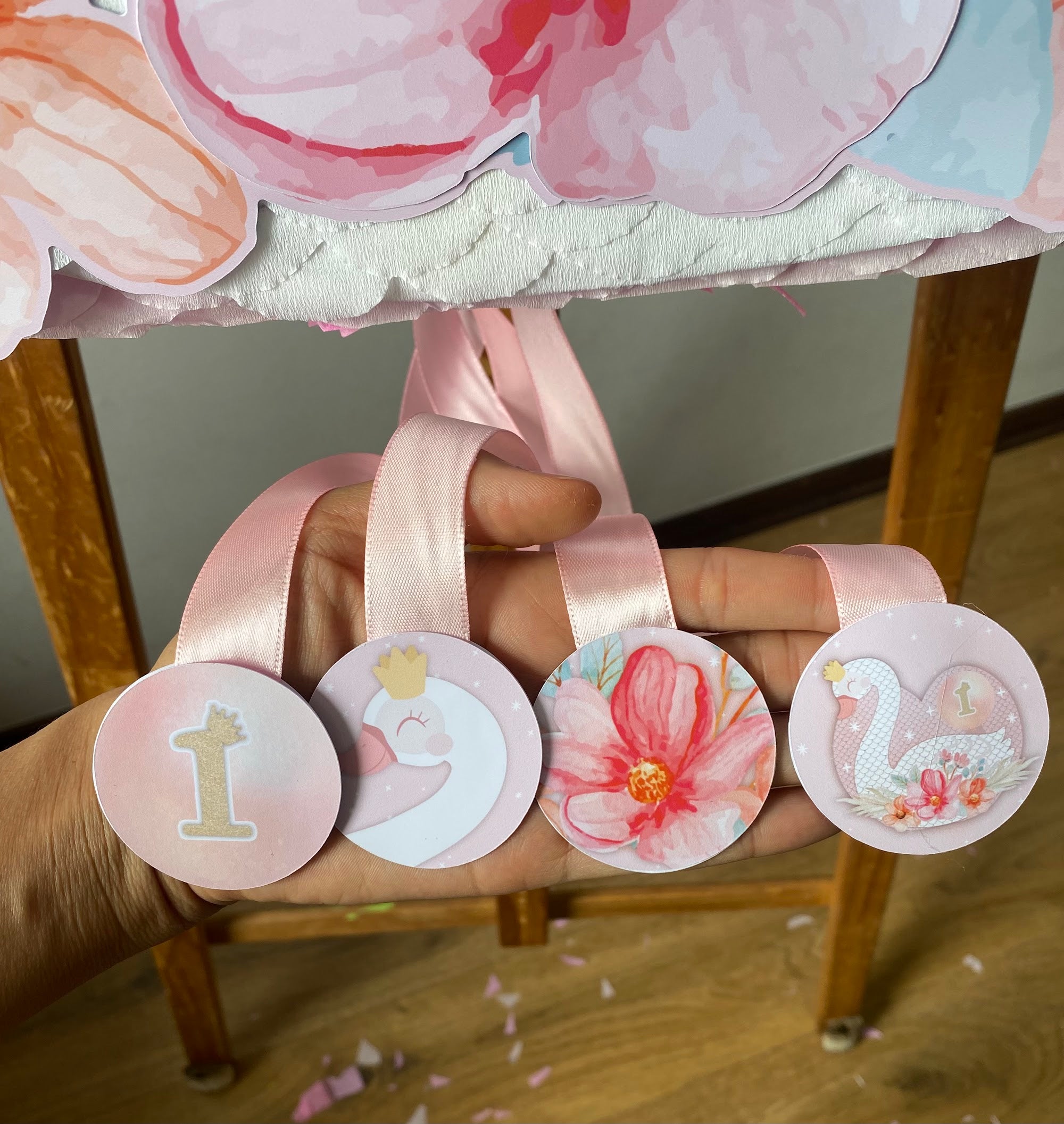 PIÑATA CISNE 60CM PREMIUM