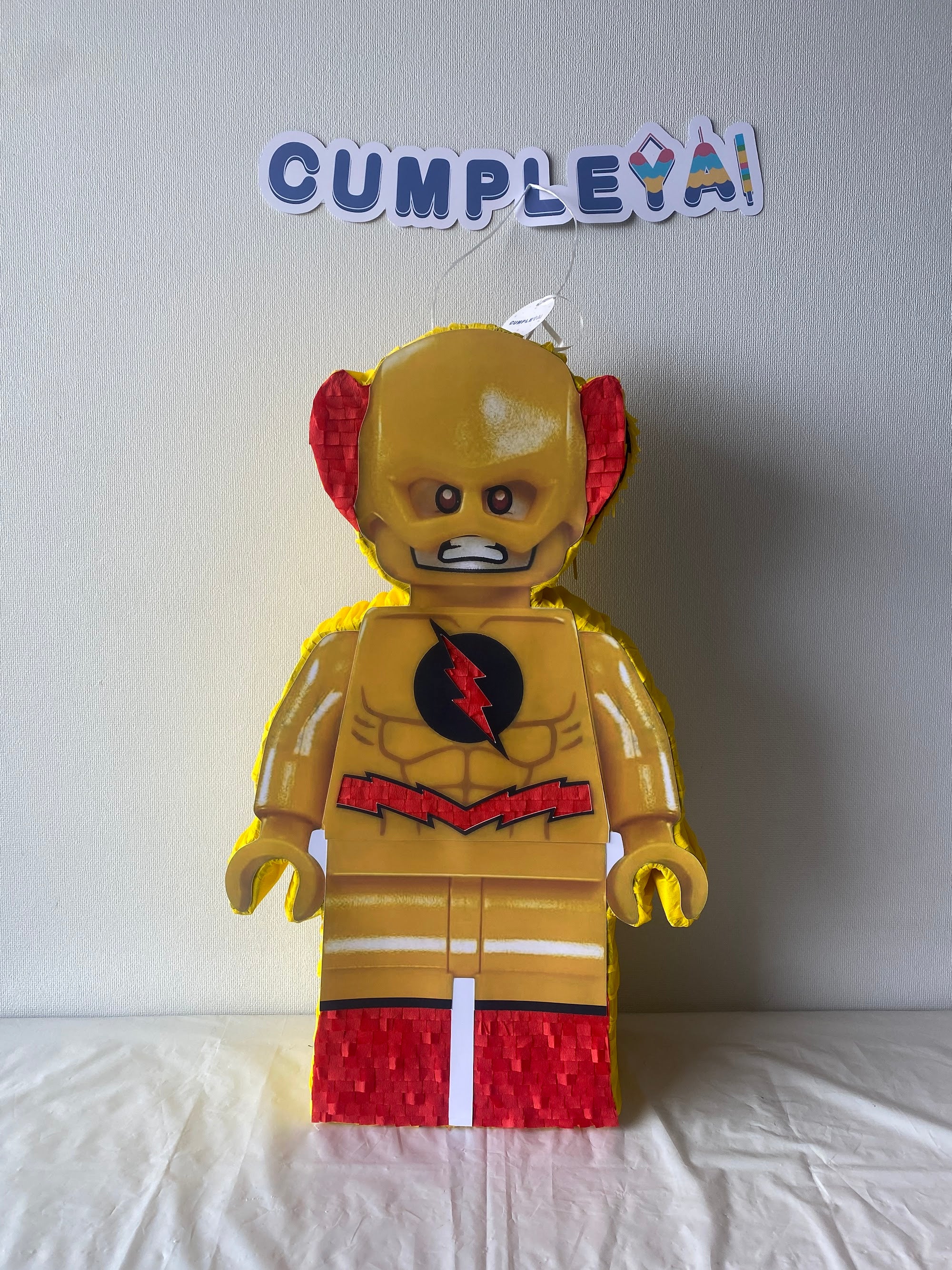 PIÑATA FLASH LEGO AMARIILO 60CM PREMIUM
