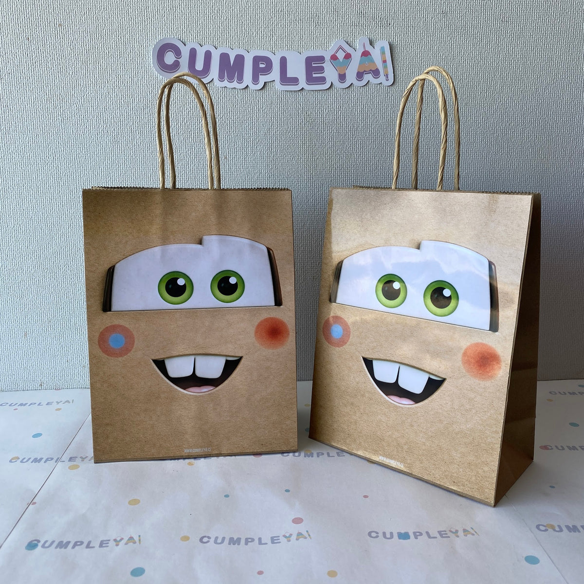 BOLSA SORPRESA 16 × 21 × 8 CM MATE