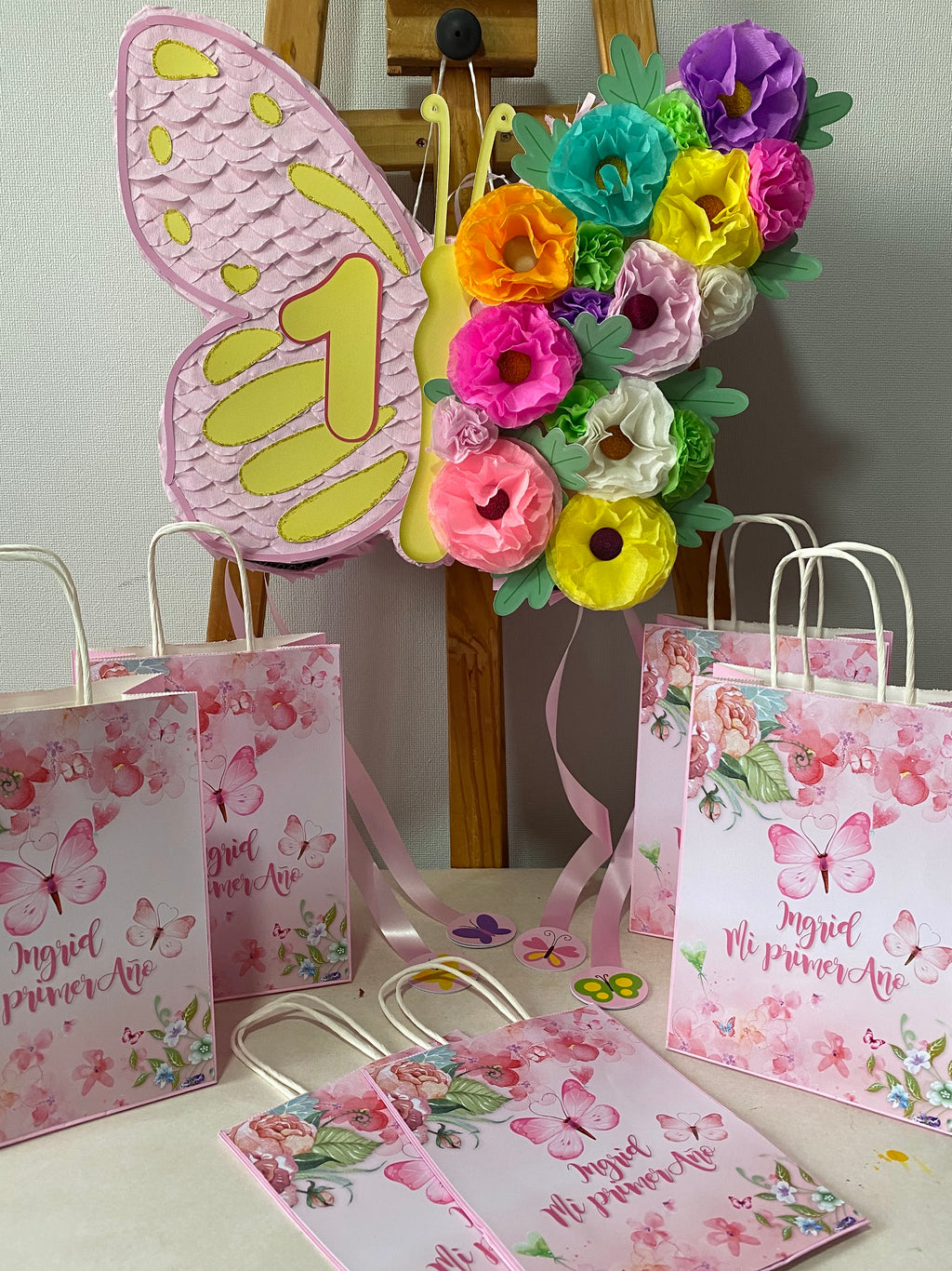 PIÑATA MARIPOSA CON FLORES 40CM PREMIUM