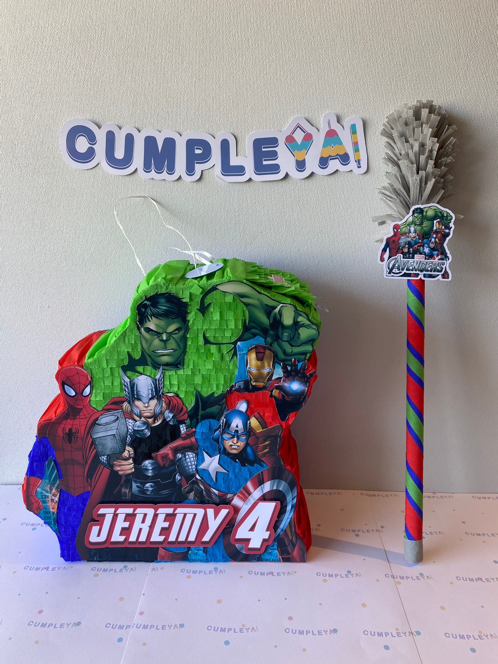 PIÑATA LOS VENGADORES 40CM PREMIUM