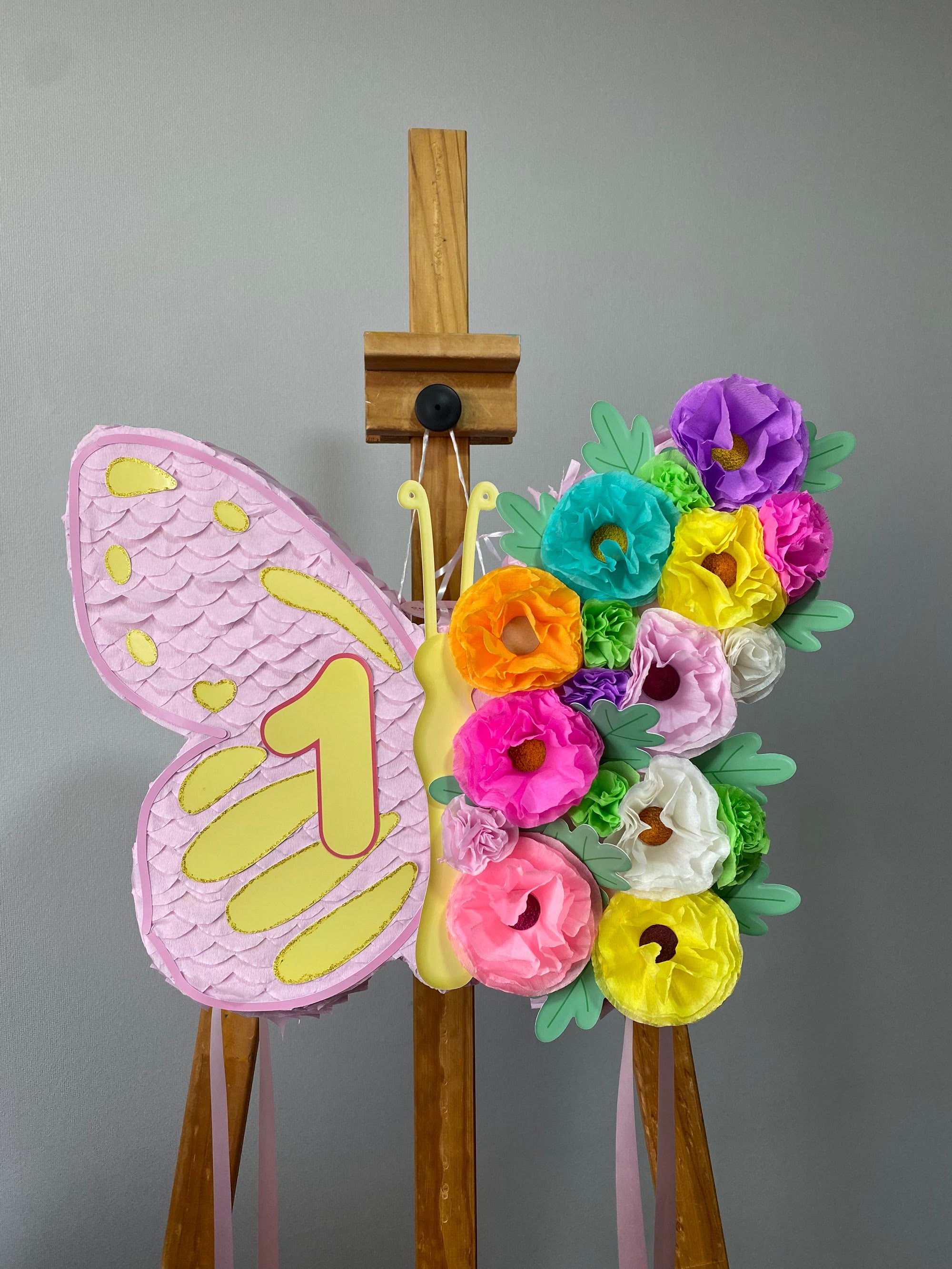 PIÑATA MARIPOSA CON FLORES 40CM PREMIUM