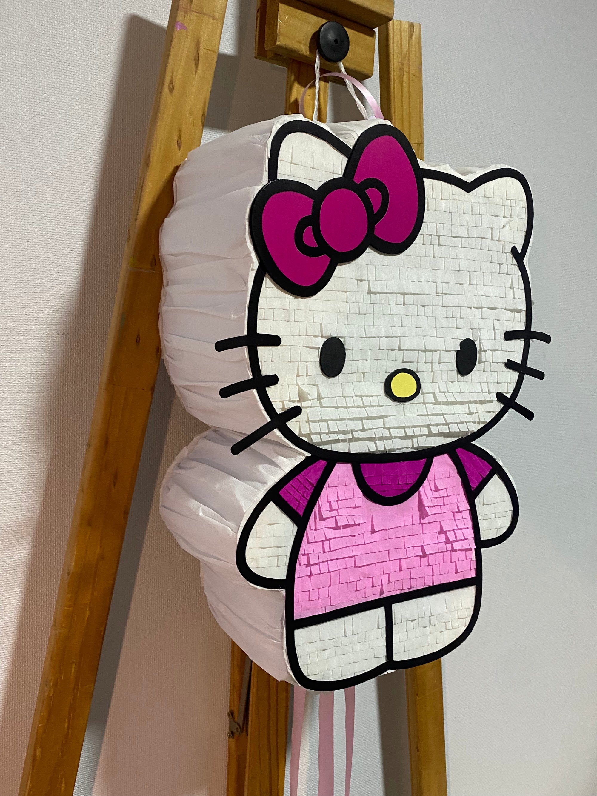 PIÑATA HELLO KITTY 40CM PREMIUM