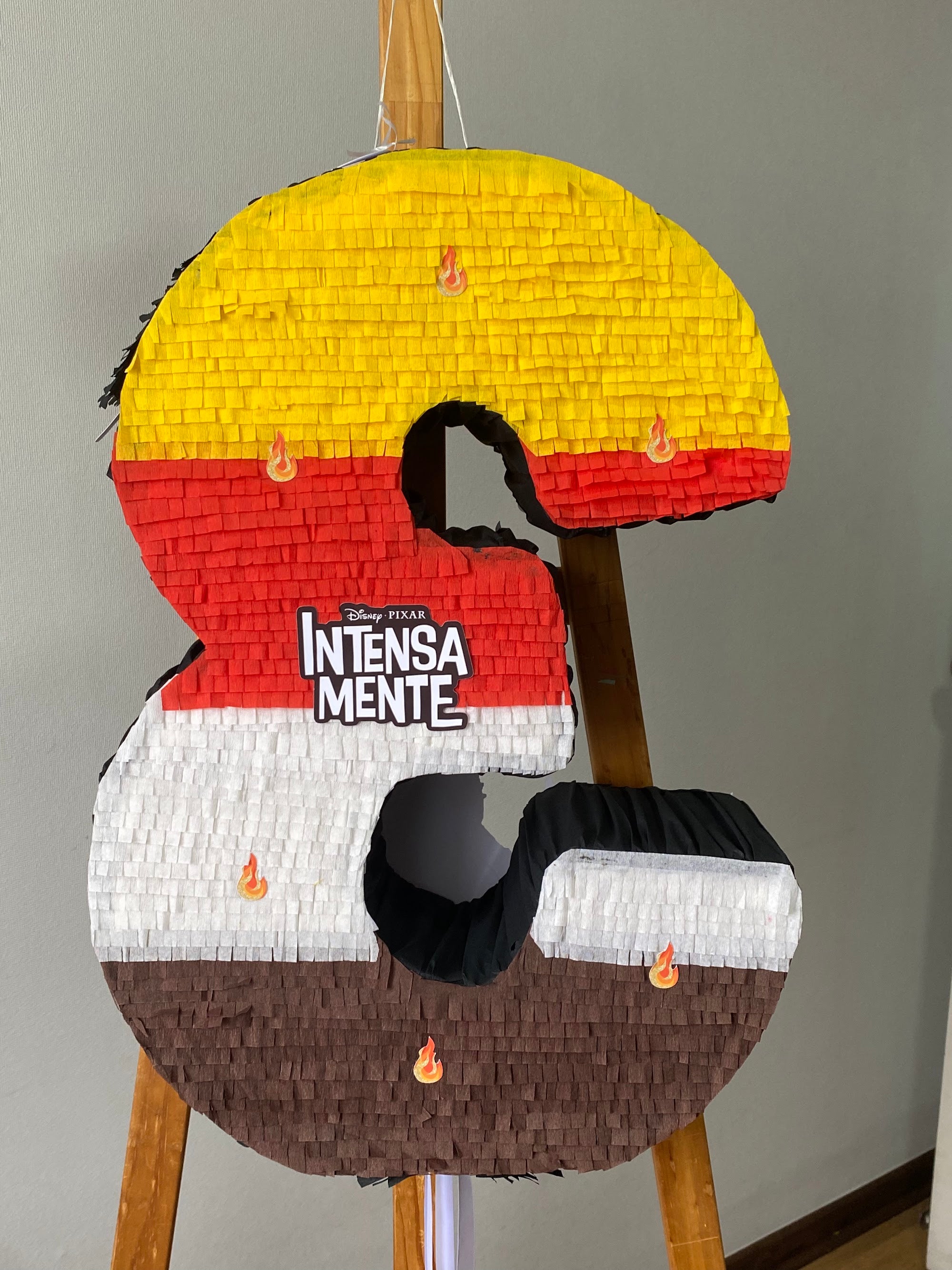 PIÑATA NUMERO 3 FURIA DE INTENSAMENTE 60CM PREMIUM