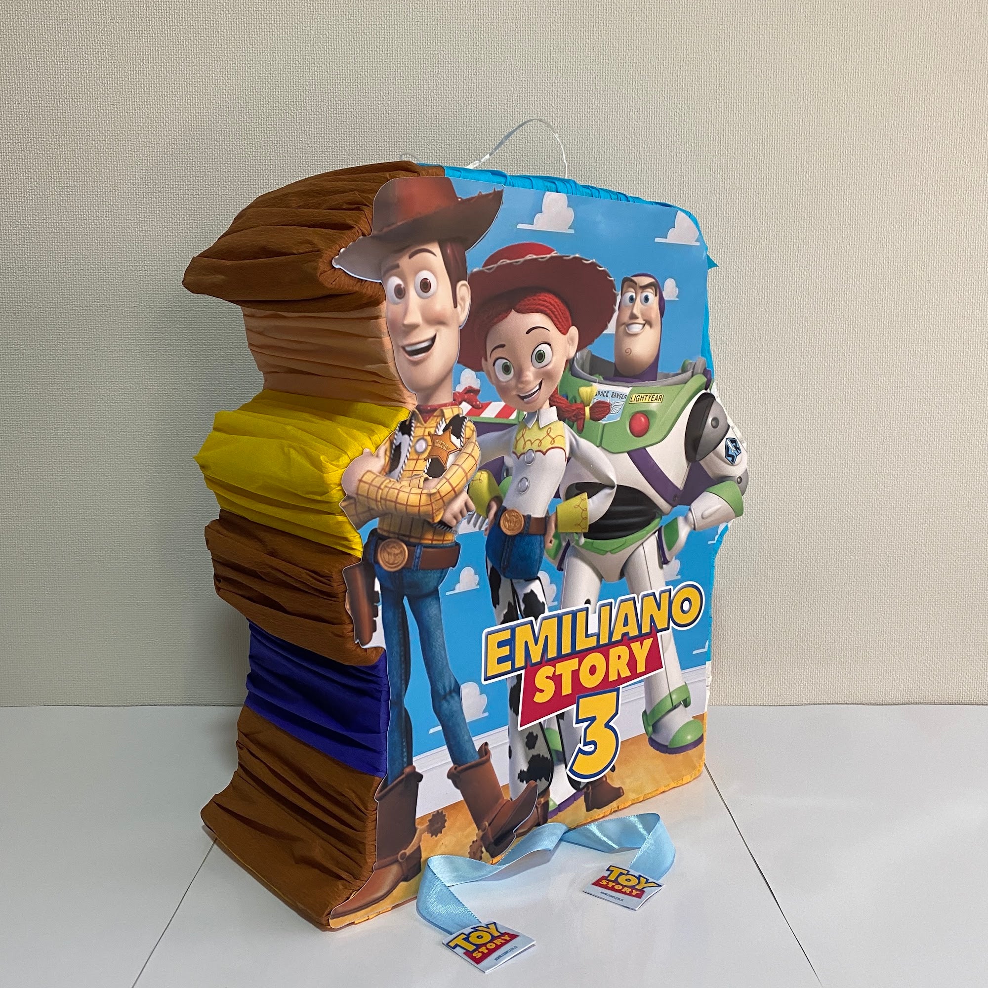 PIÑATA 40 CM WOODY, BUZZ Y JESSIE TOY STORY
