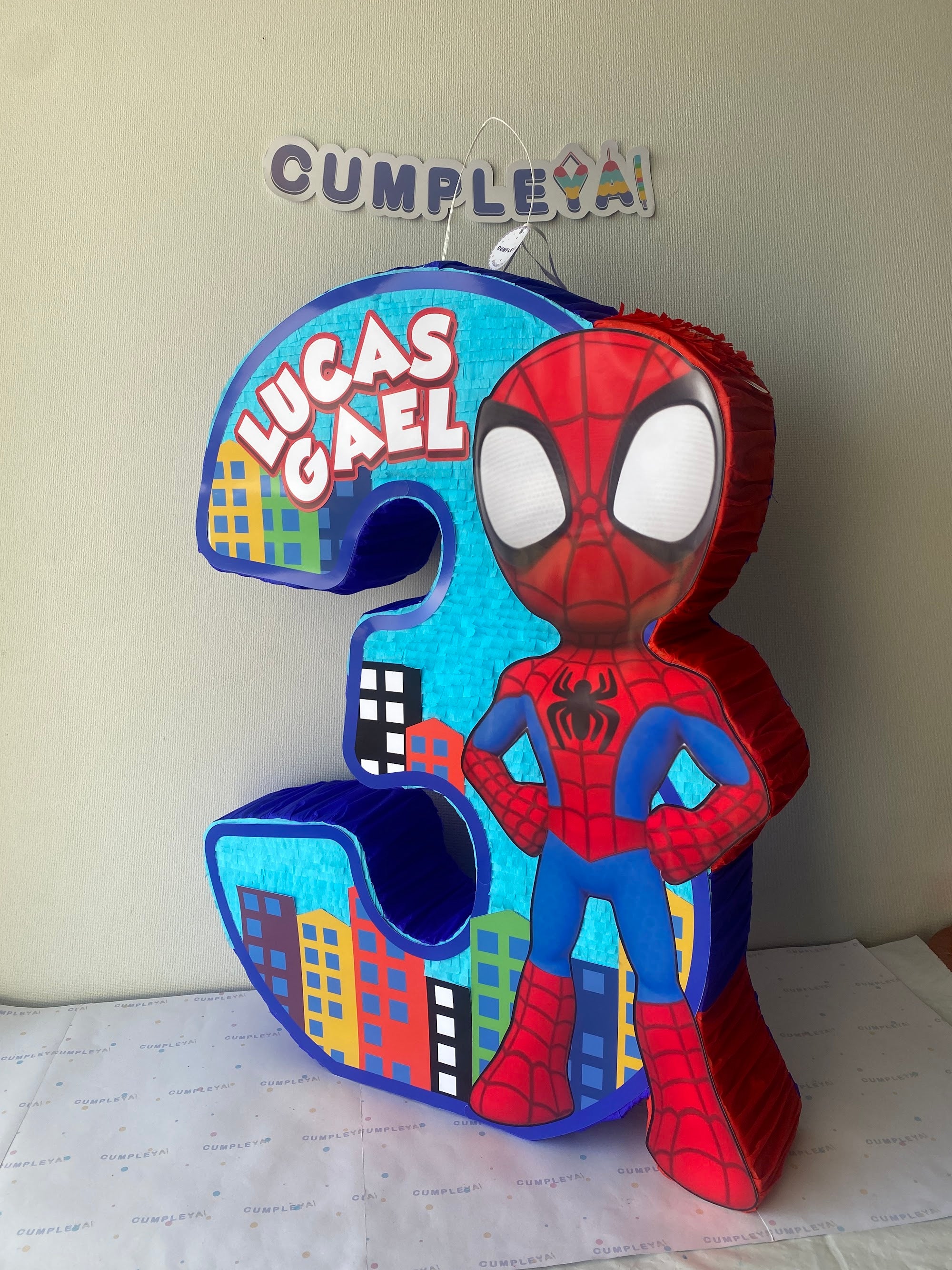 PIÑATA NUMERO 3 SPIDEY 60CM PREMIUM