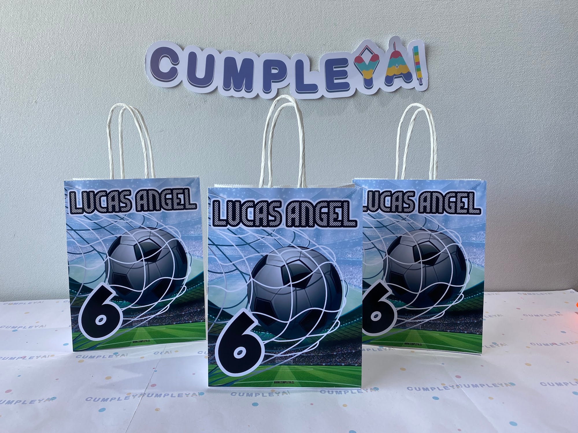 BOLSA SORPRESA 16 × 21 × 8 CM FUTBOL
