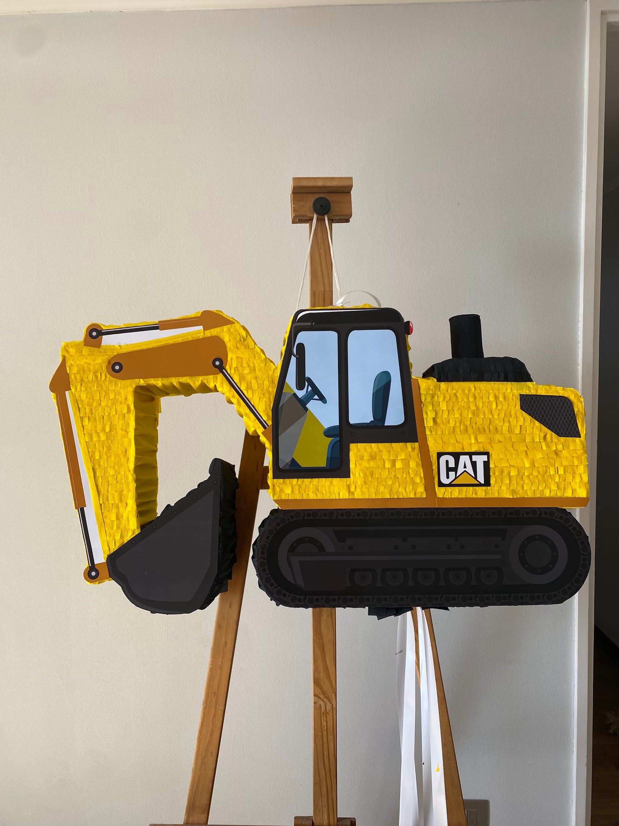 PIÑATA CAMIÓN EXCAVADORA CAT 60CM PREMIUM