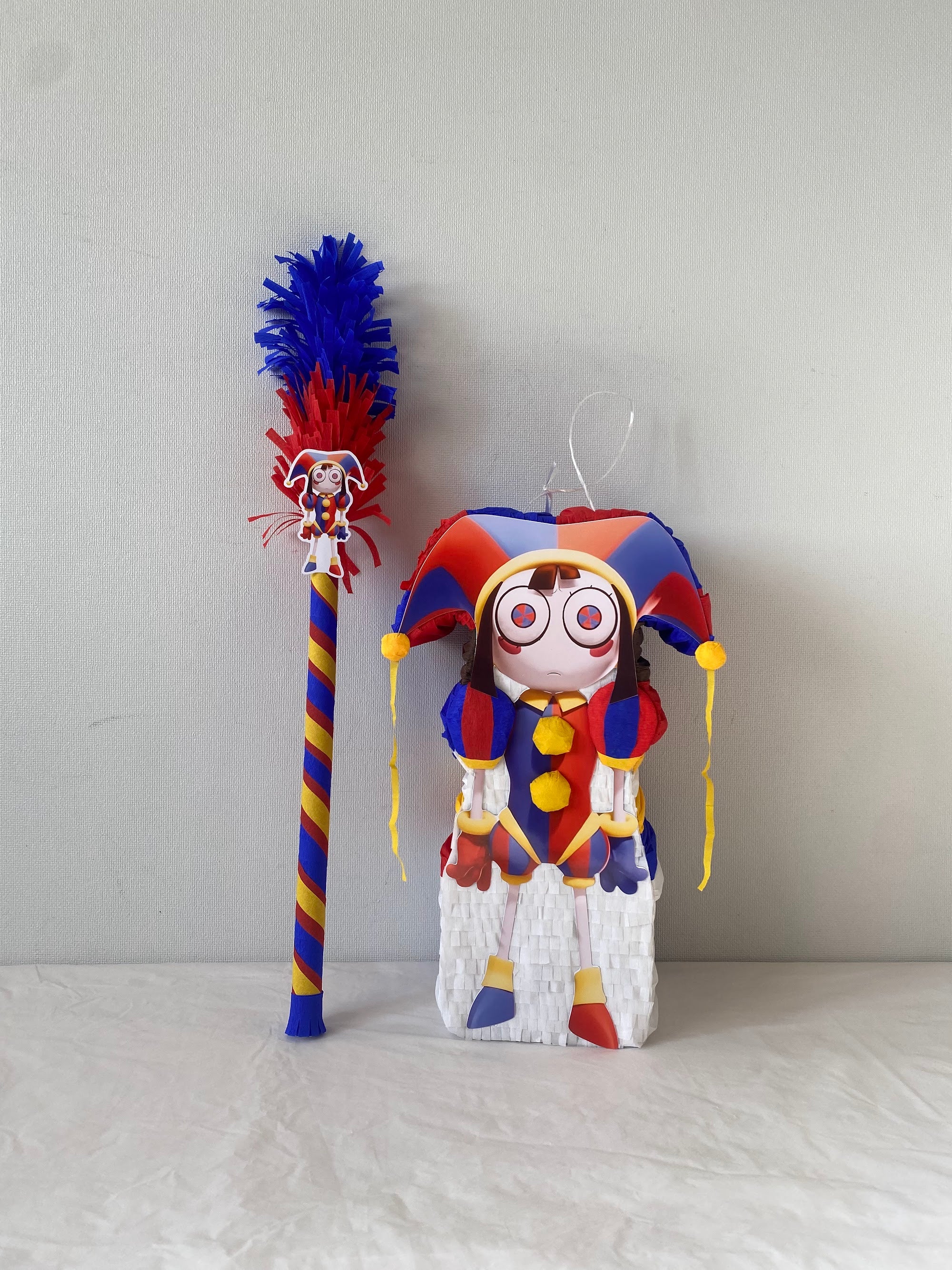 PIÑATA POMNI CIRCO DIGITAL 40CM PREMIUM