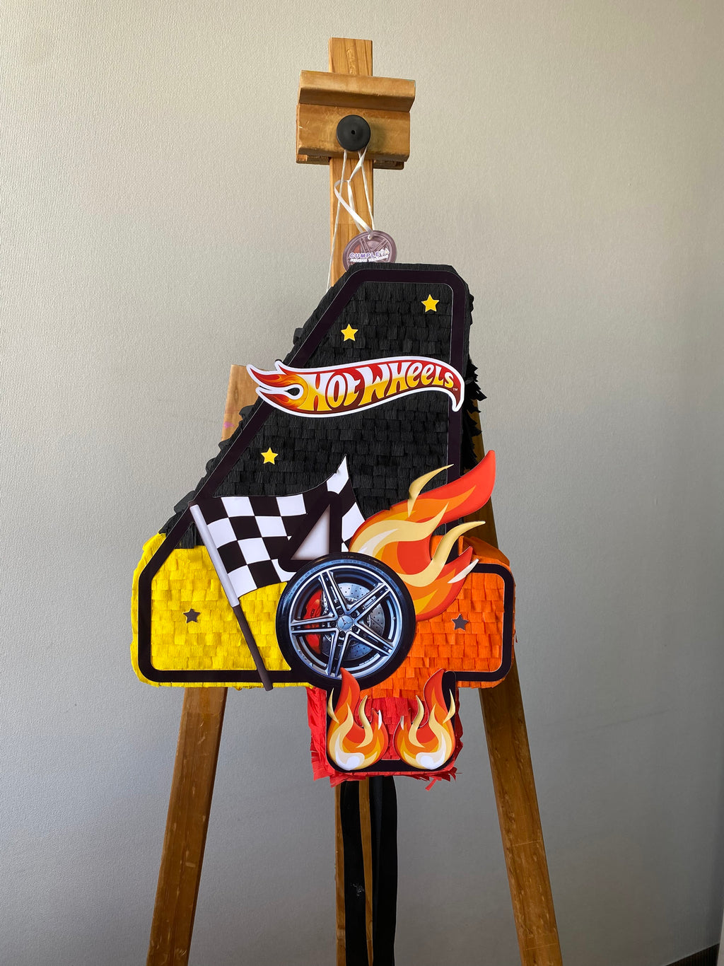 PIÑATA NUMERO 4 HOT WHEELS 40CM PREMIUM