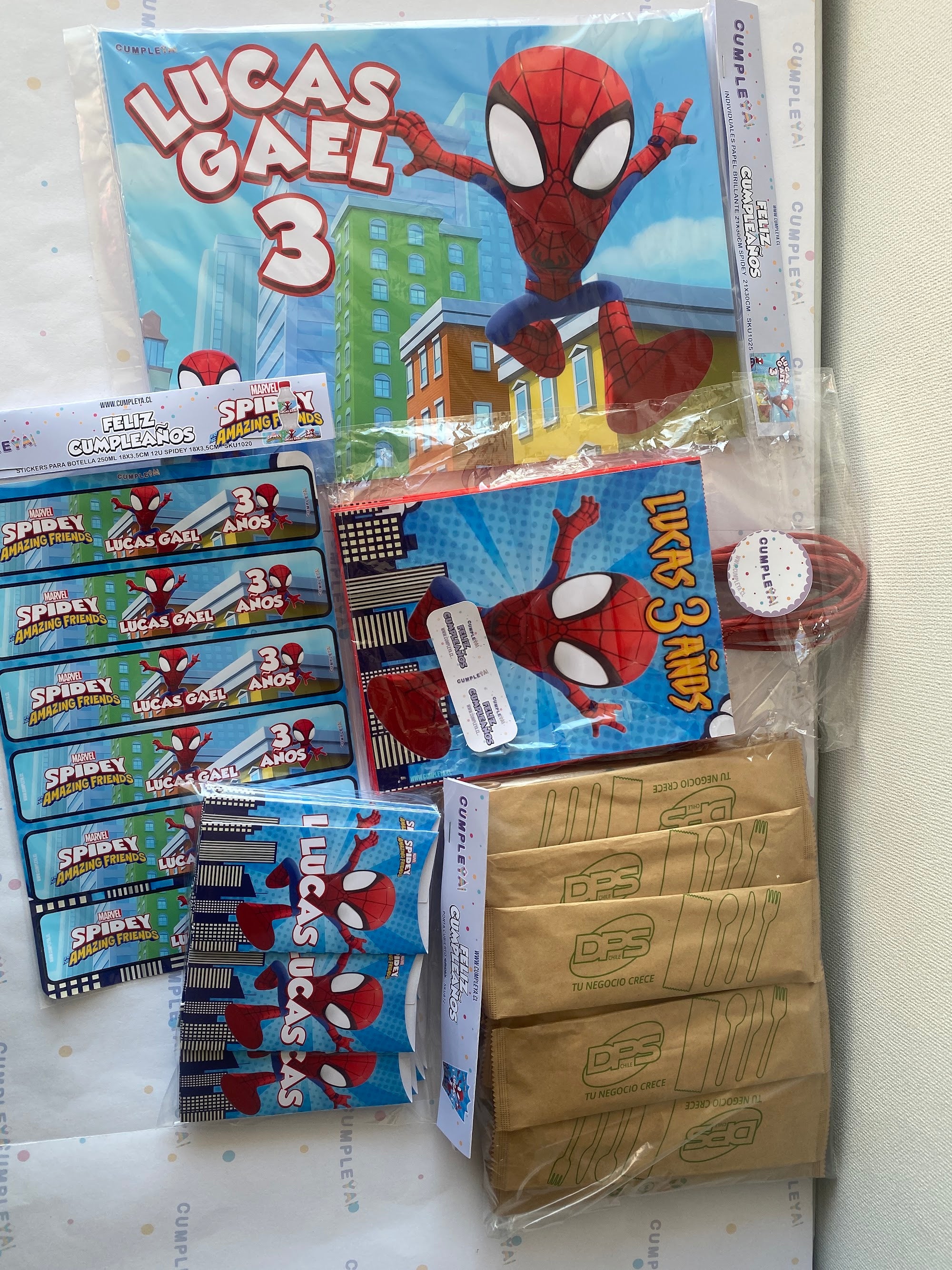 INDIVIDUALES DE PAPEL PACK 12U SPIDEY