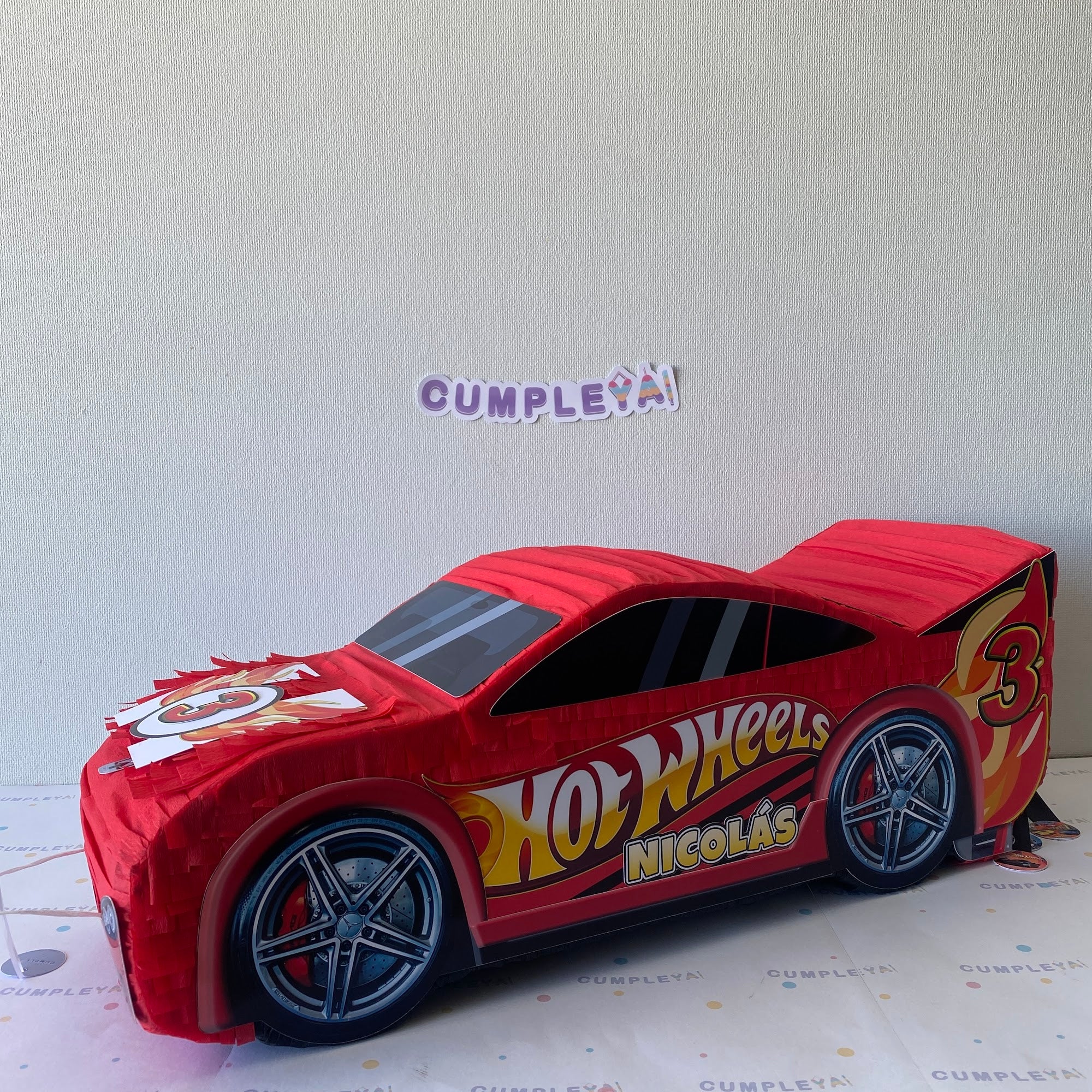 PIÑATA AUTO ROJO HOT WHEELS 60CM PREMIUM