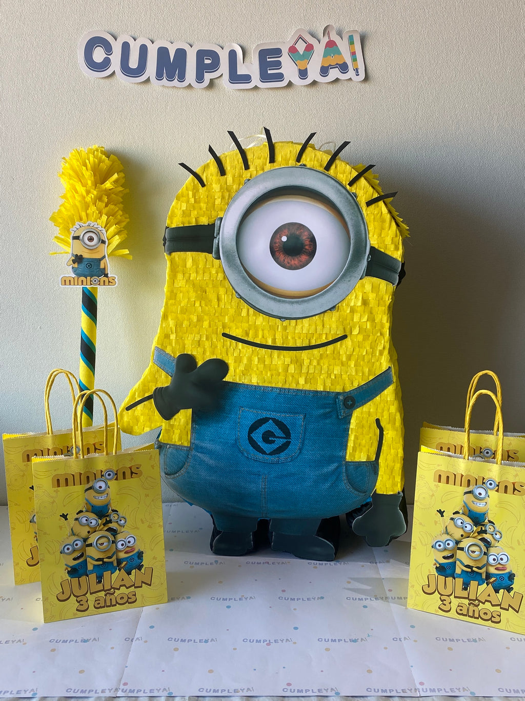 PIÑATA MINIONS 60CM PREMIUM