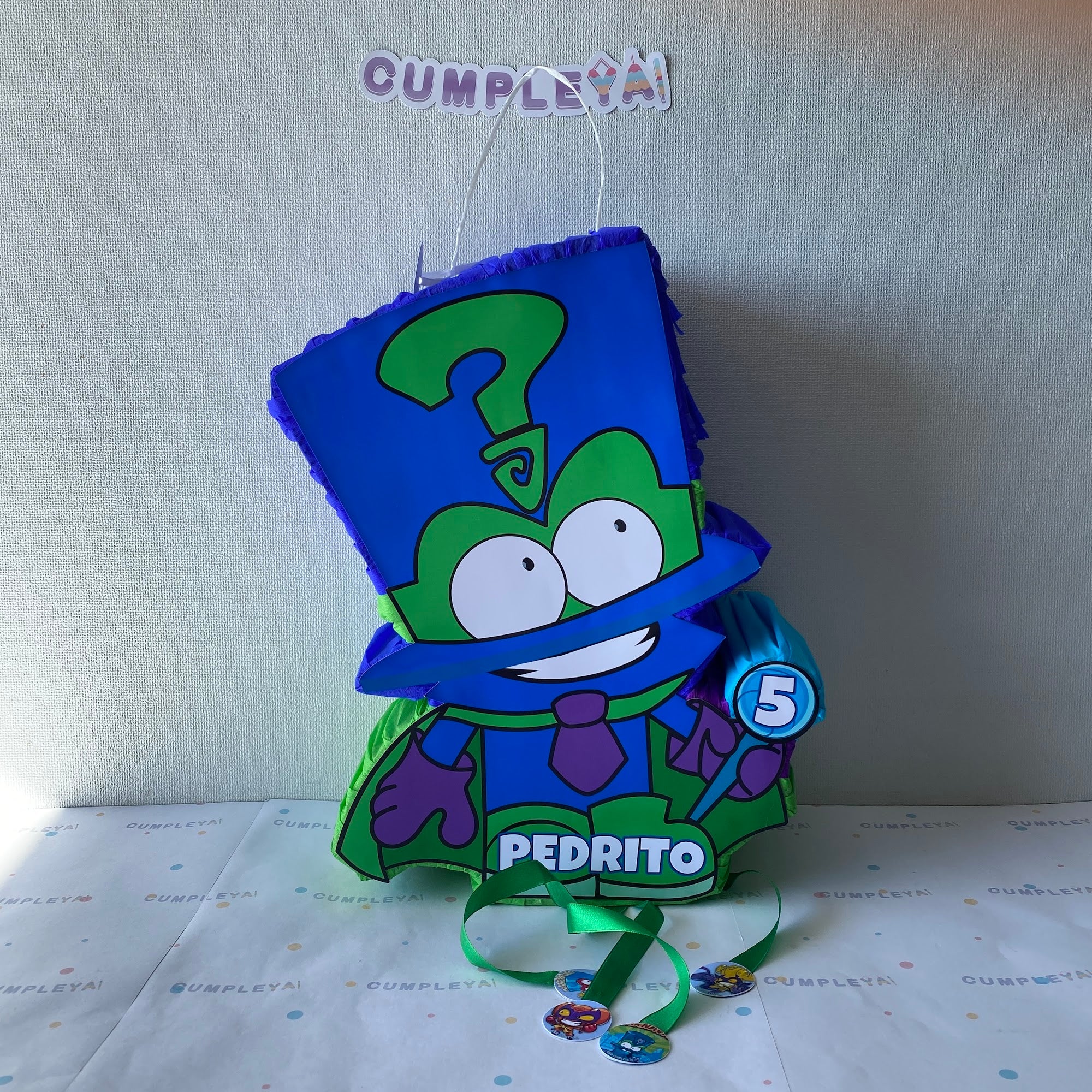PIÑATA 40 CM SUPERTHINGS ENIGMA