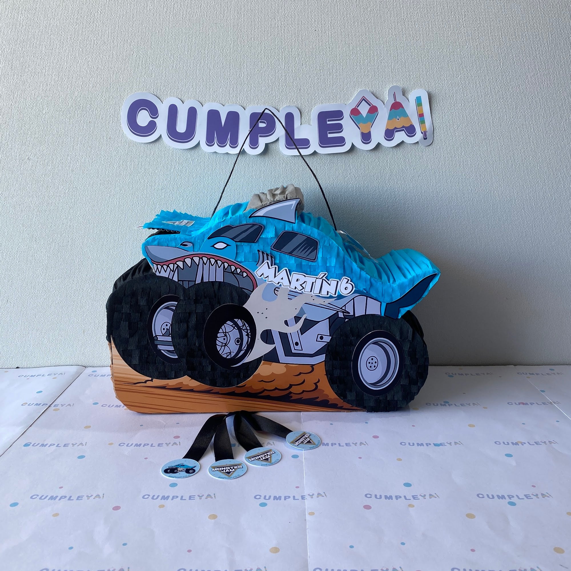PIÑATA TIBURÓN CELESTE MONSTER JAM 40CM PREMIUM