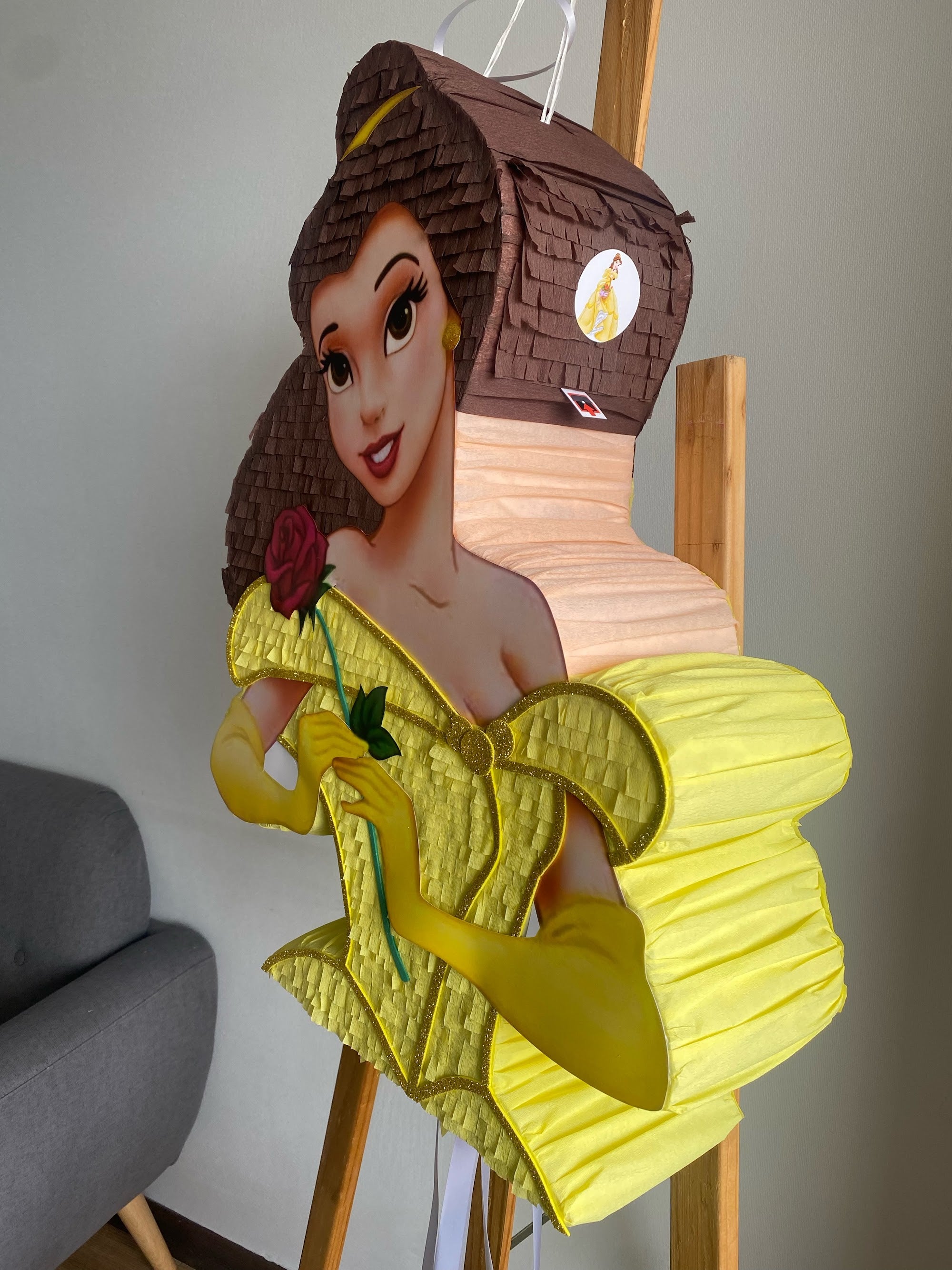 PIÑATA PRINCESA BELLA 60CM PREMIUM