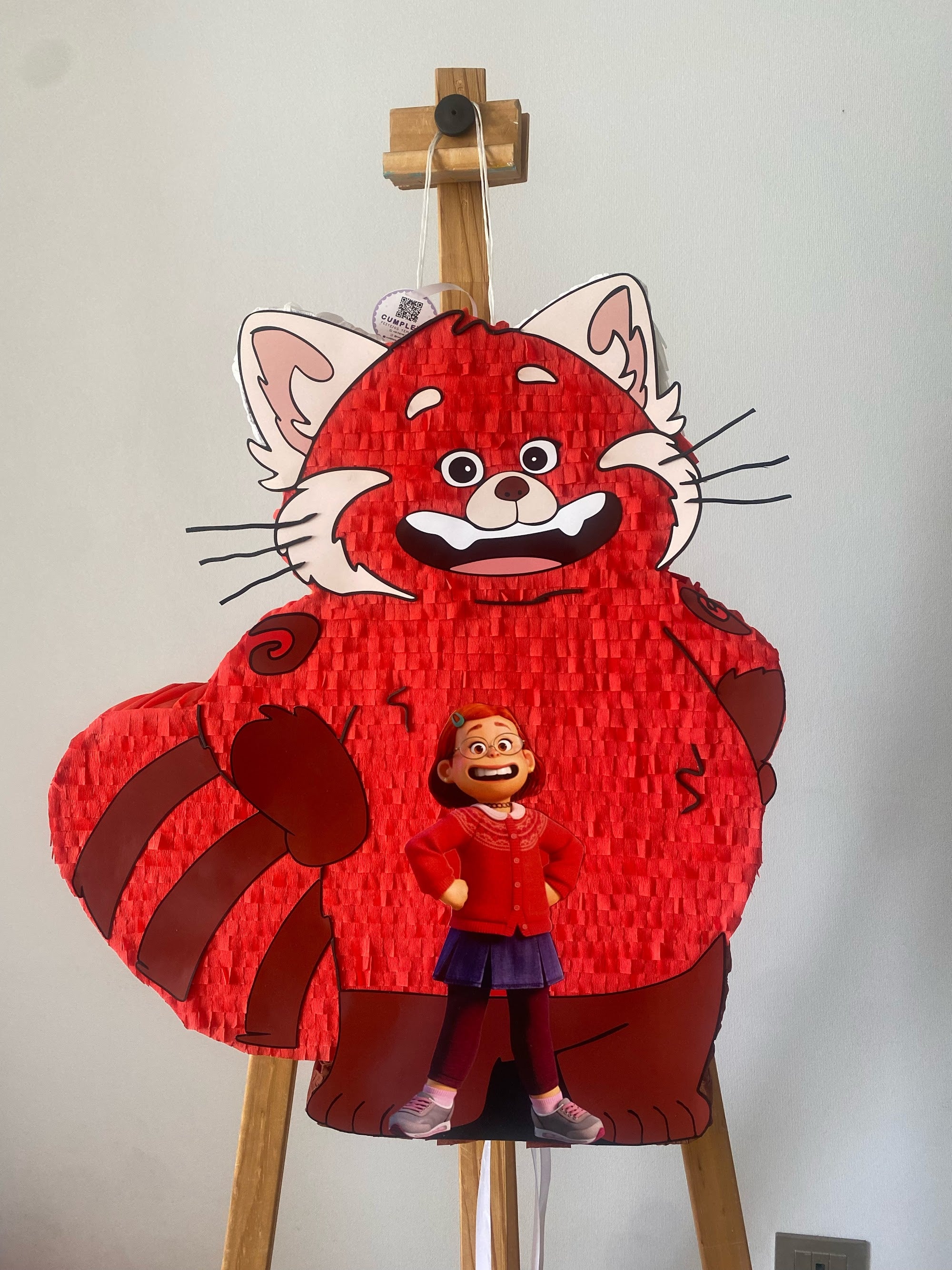 PIÑATA PANDA TURNING RED 60CM PREMIUM