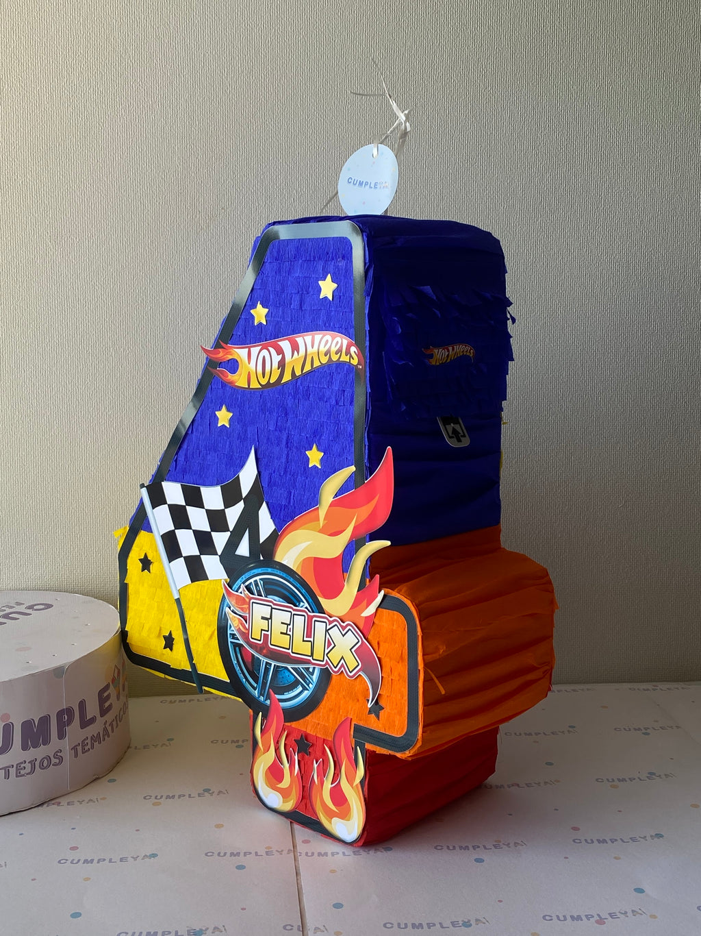 PIÑATA NUMERO 4 DE HOT WHEELS CON AZUL 40CM PREMIUM