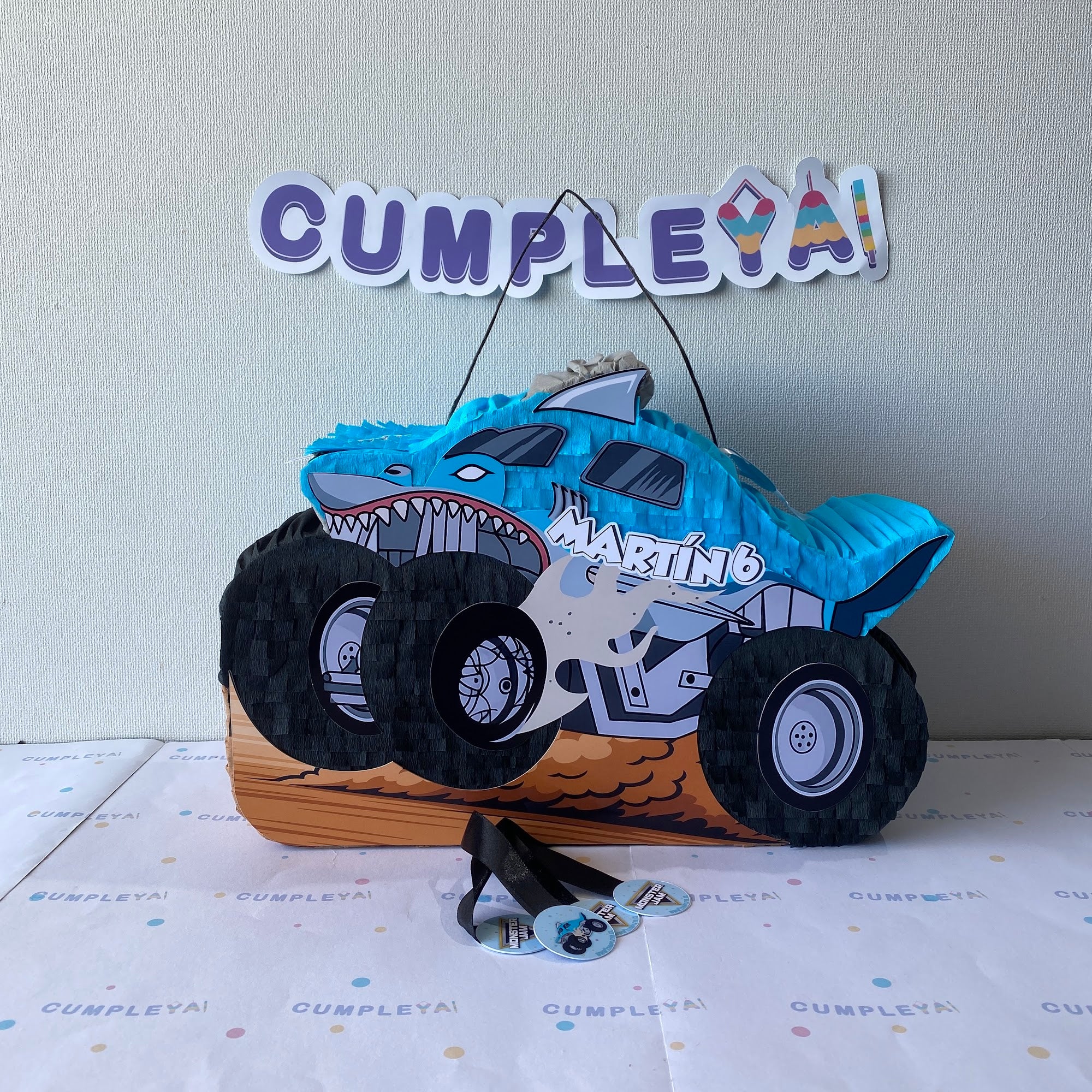 PIÑATA TIBURÓN CELESTE MONSTER JAM 40CM PREMIUM