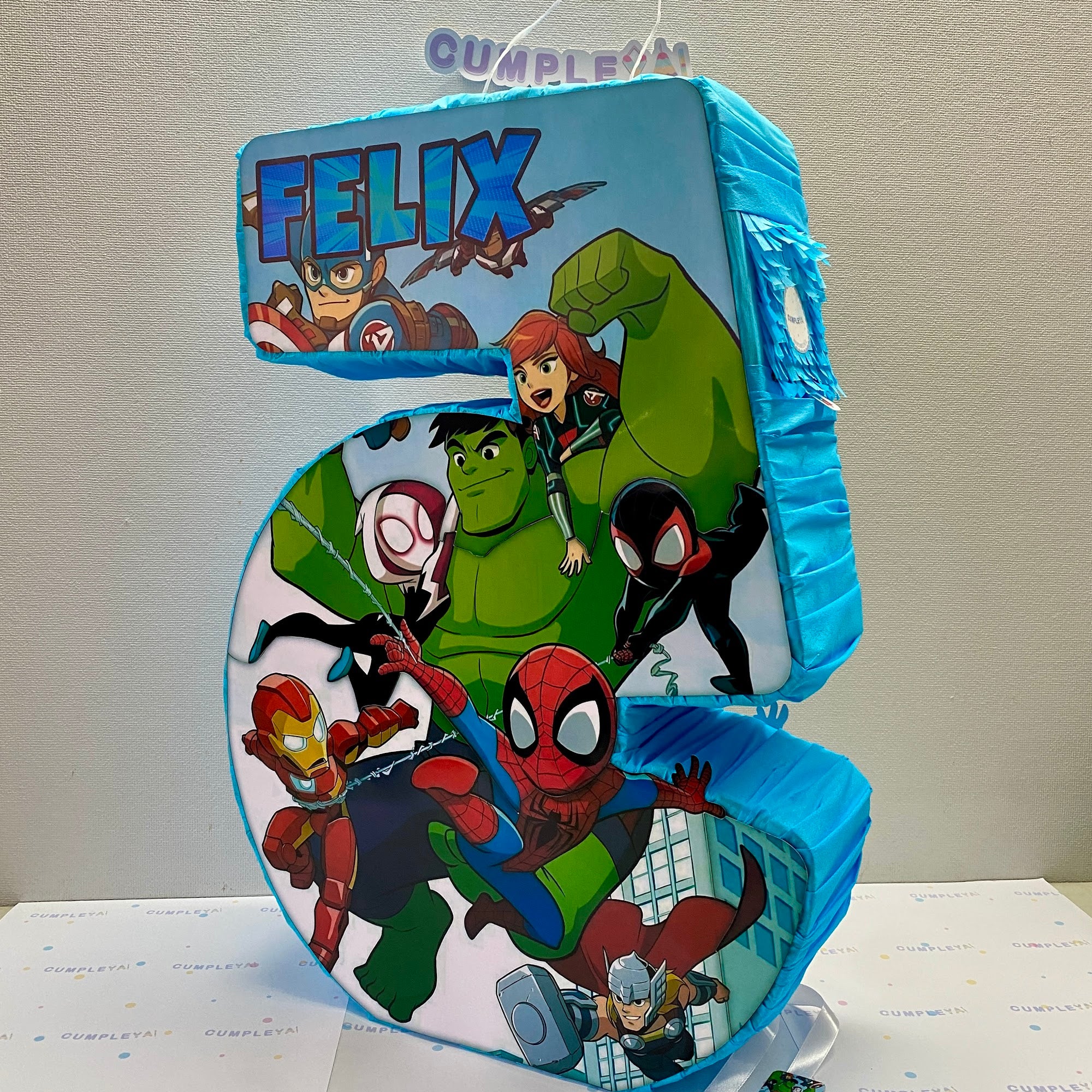 PIÑATA 60 CM XL NUMERO 5 LOS VENGADORES
