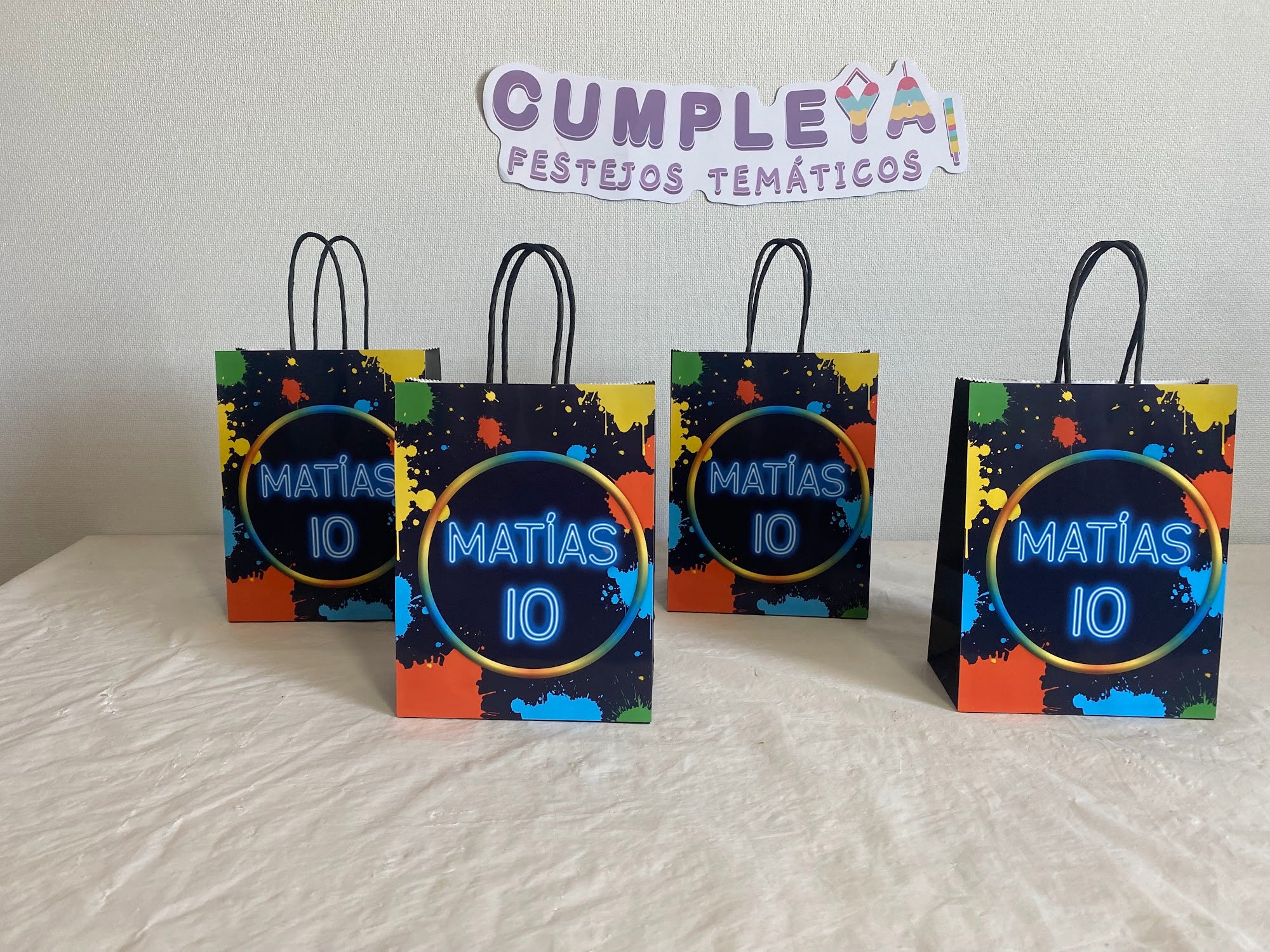 BOLSA SORPRESA 16 × 21 × 8 CM NEON