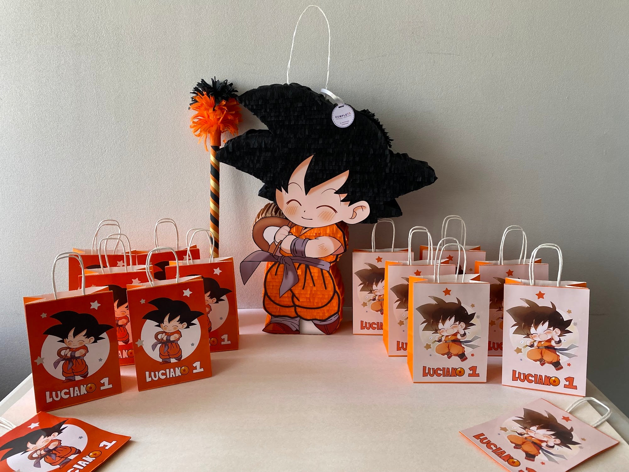 PIÑATA GOKÚ BEBE 60CM PREMIUM