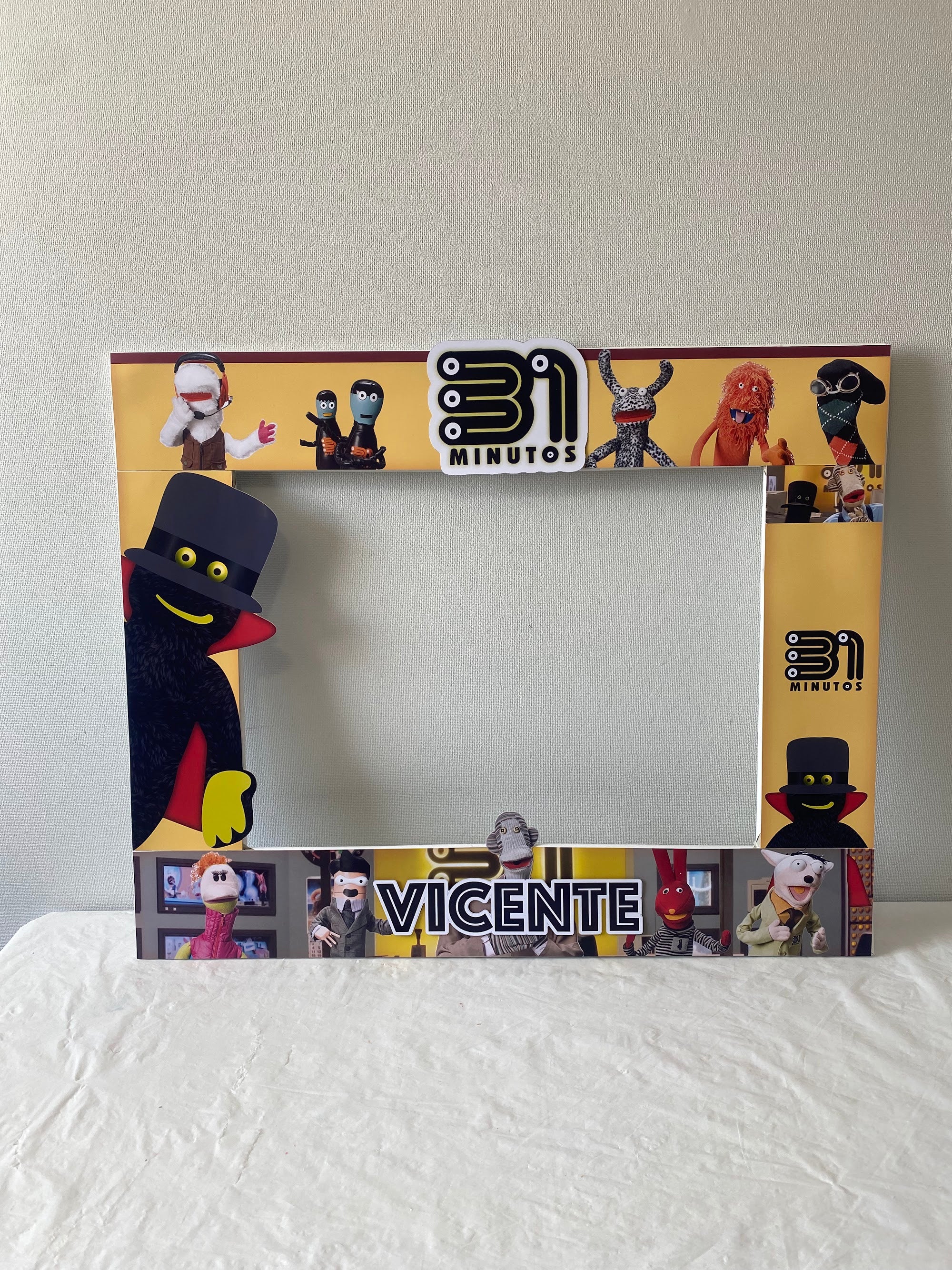 CUADRO SELFIE 31 MINUTOS 77X55CM