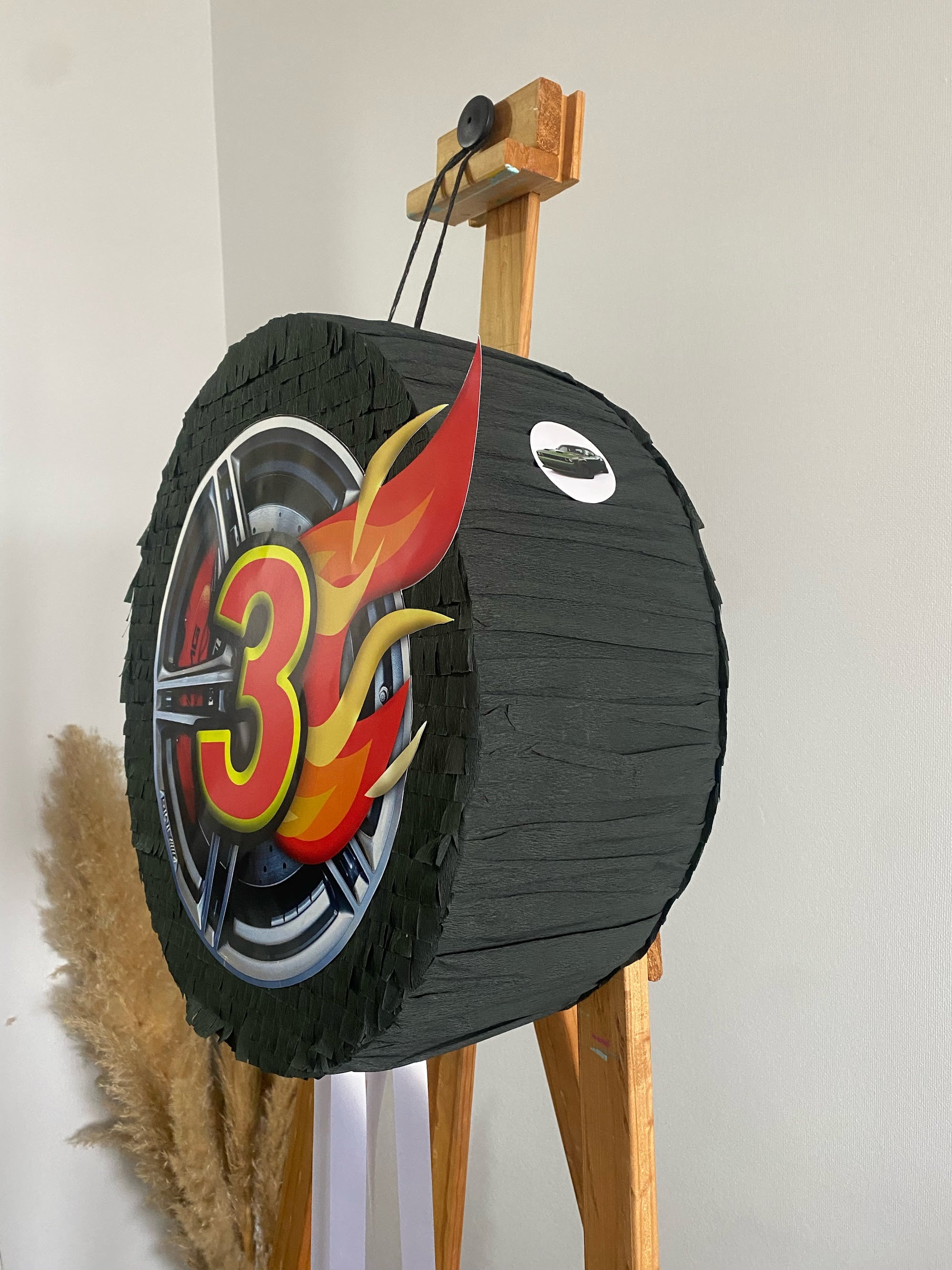 PIÑATA RUEDA DE AUTO 40CM PREMIUM