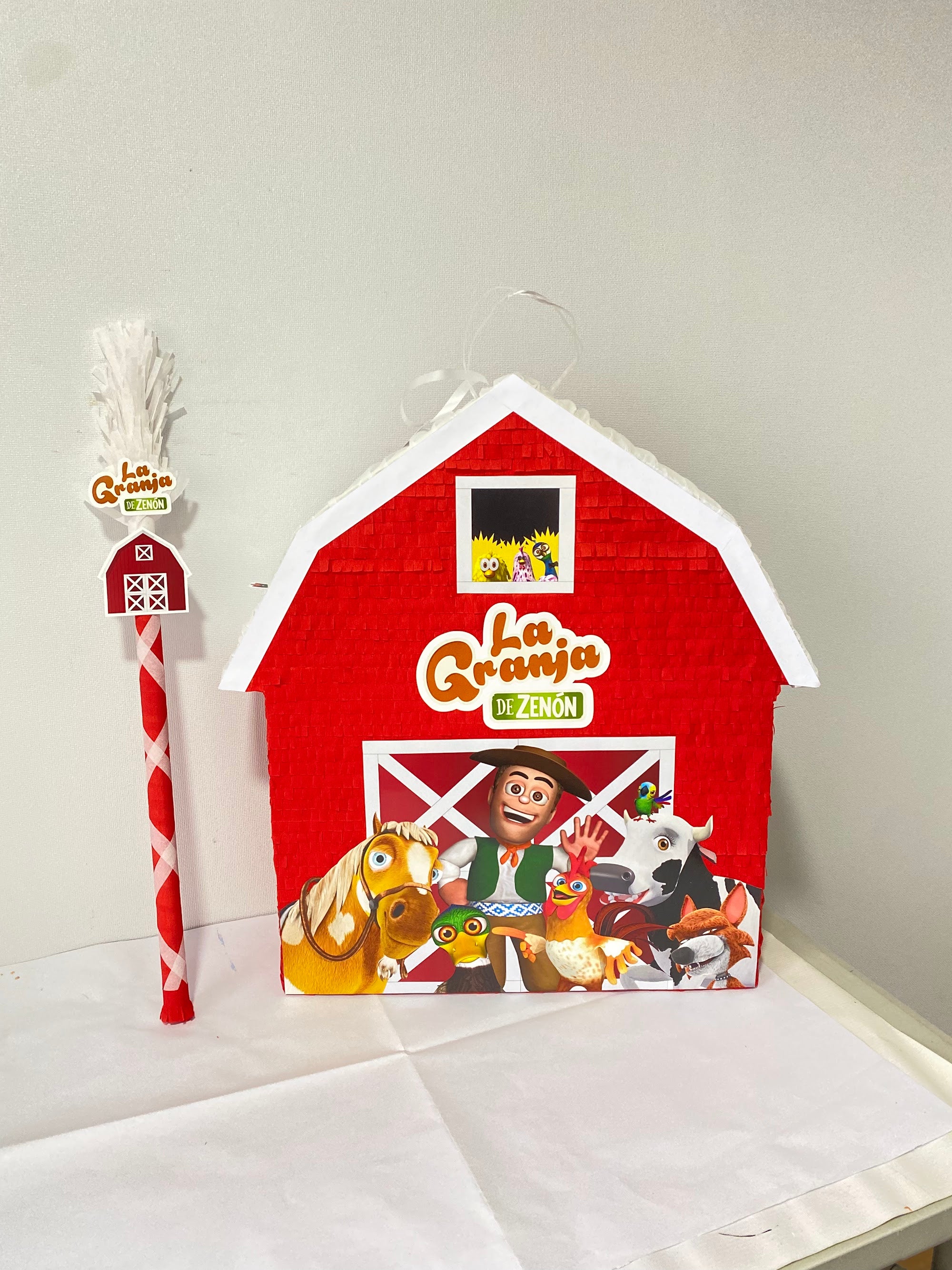 PIÑATA LA GRANJA DE ZENÓN 60CM PREMIUM