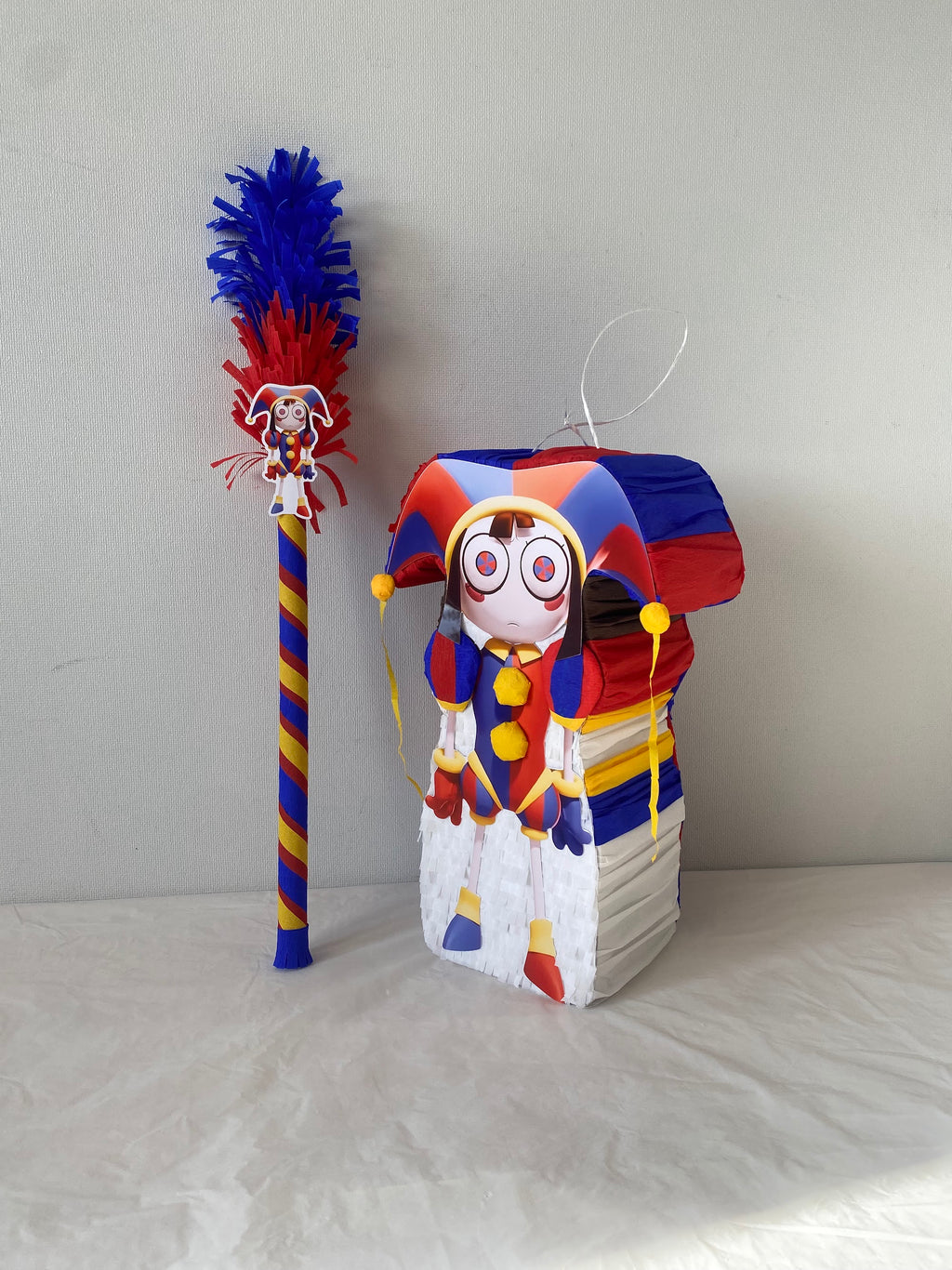 PIÑATA POMNI CIRCO DIGITAL 40CM PREMIUM