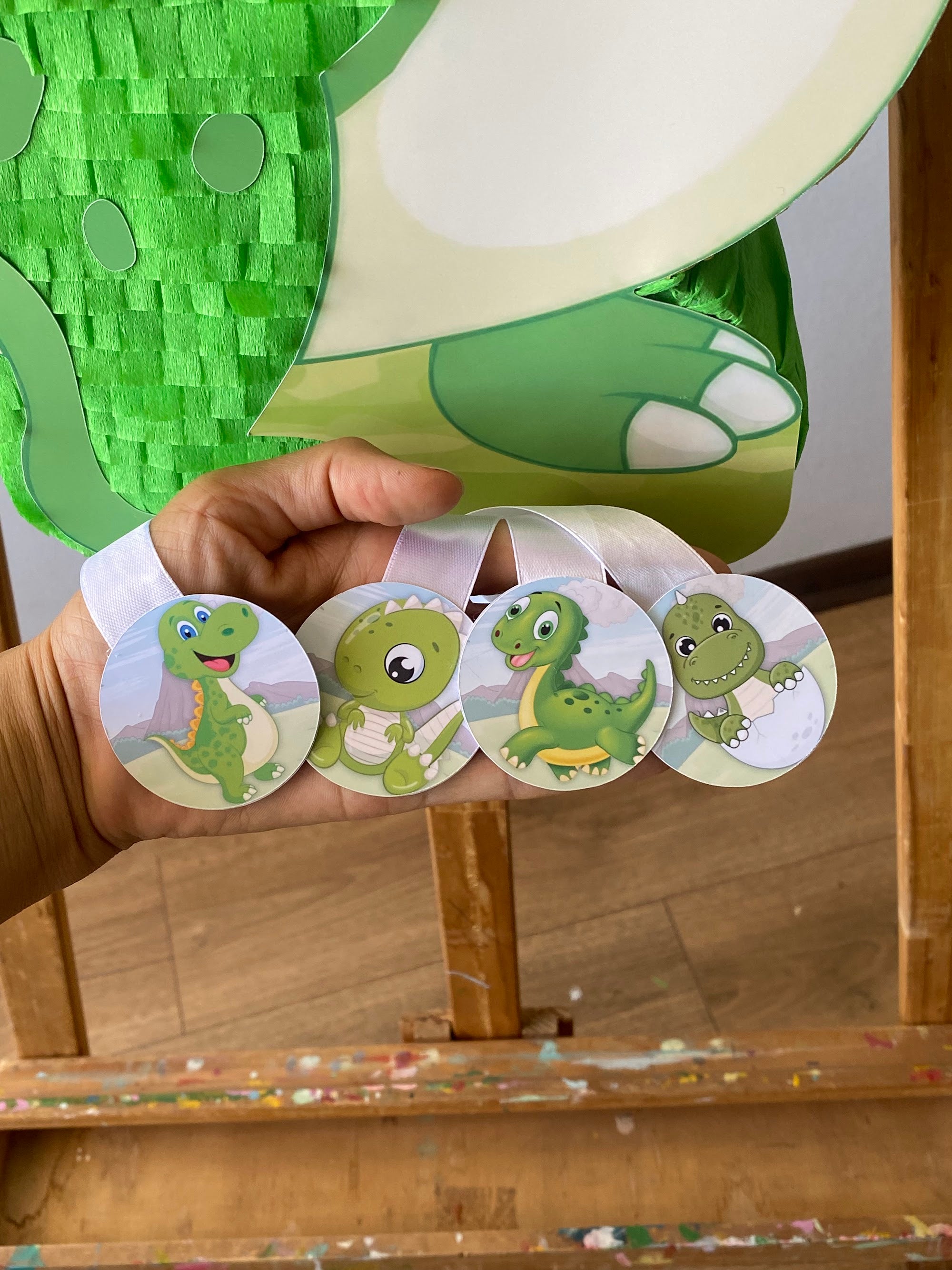 PIÑATA DINOSAURIO BEBE 60CM PREMIUM