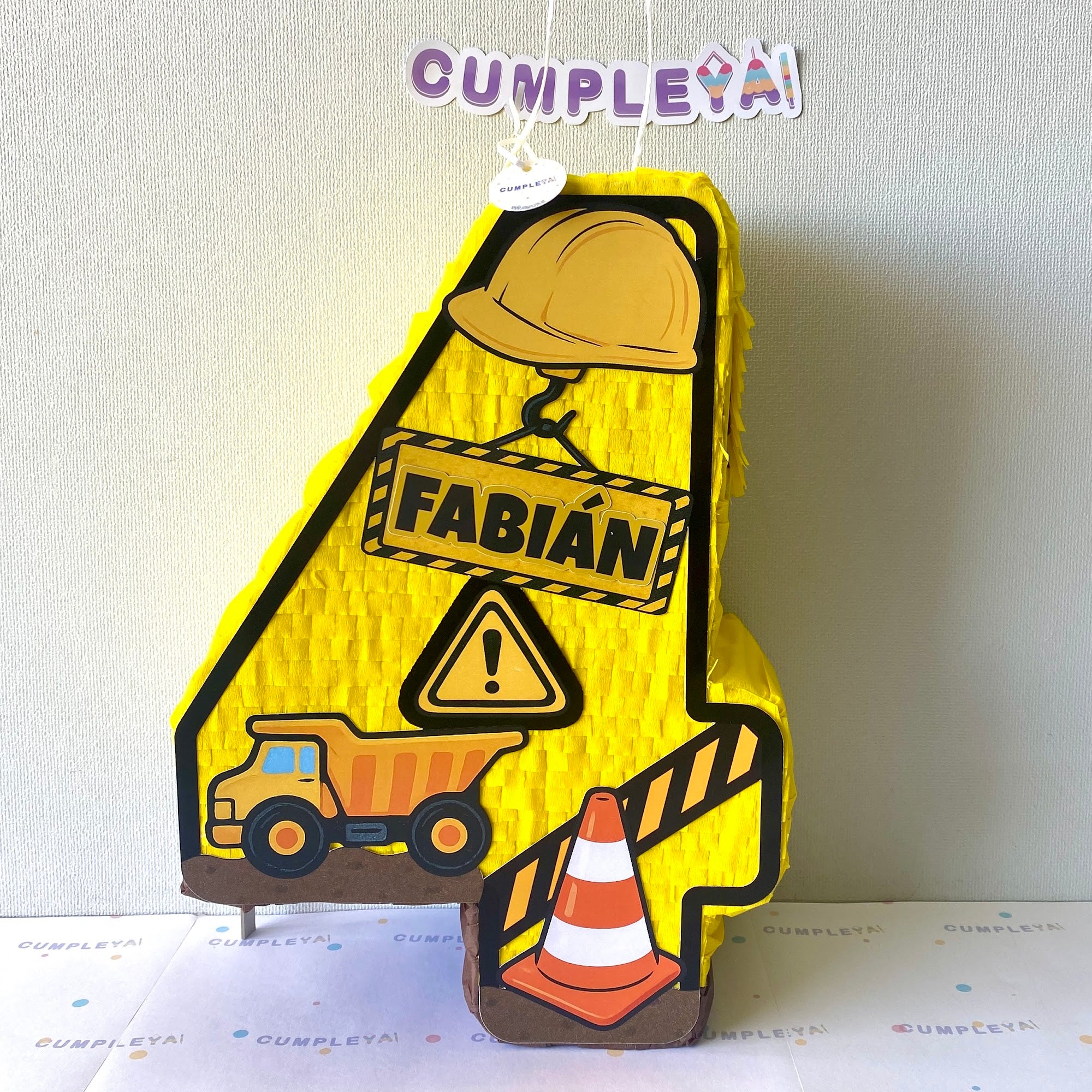 PIÑATA NUMERO 4 CAMION DE CONSTRUCION 40CM PREMIUM