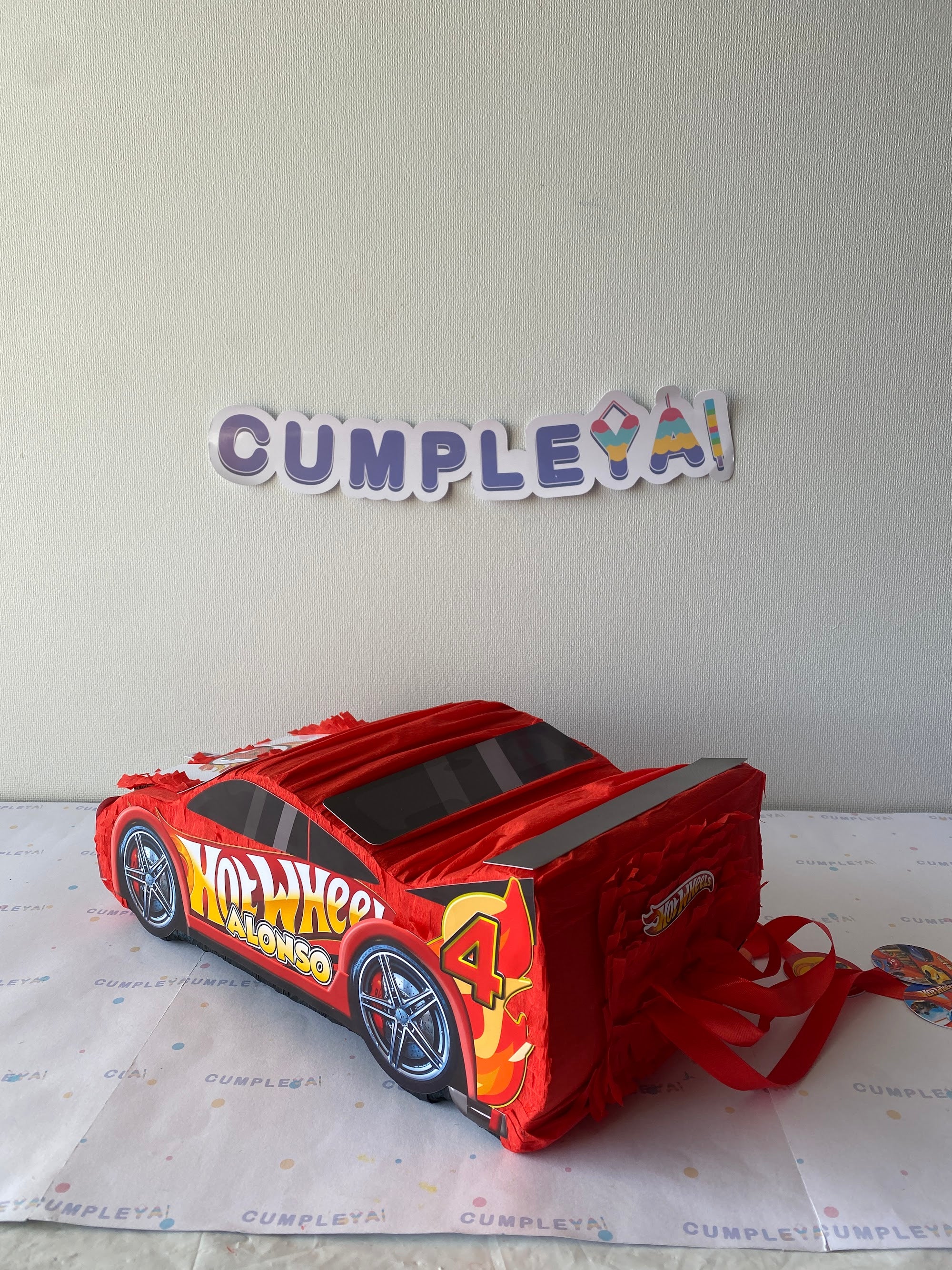 PIÑATA AUTO ROJO HOT WHEELS 40CM PREMIUM