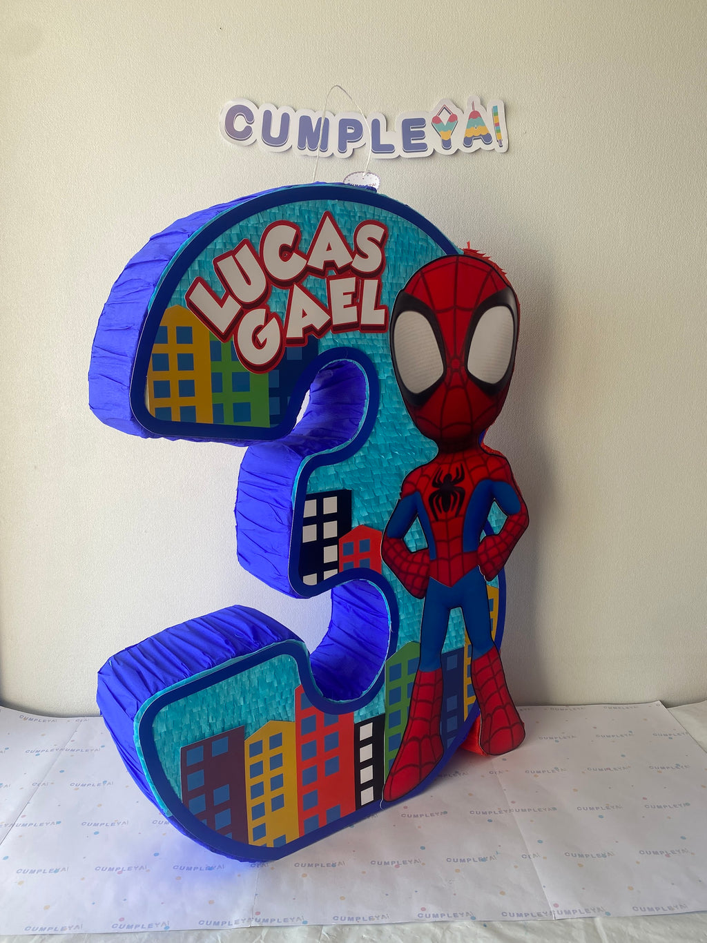 PIÑATA NUMERO 3 SPIDEY 60CM PREMIUM