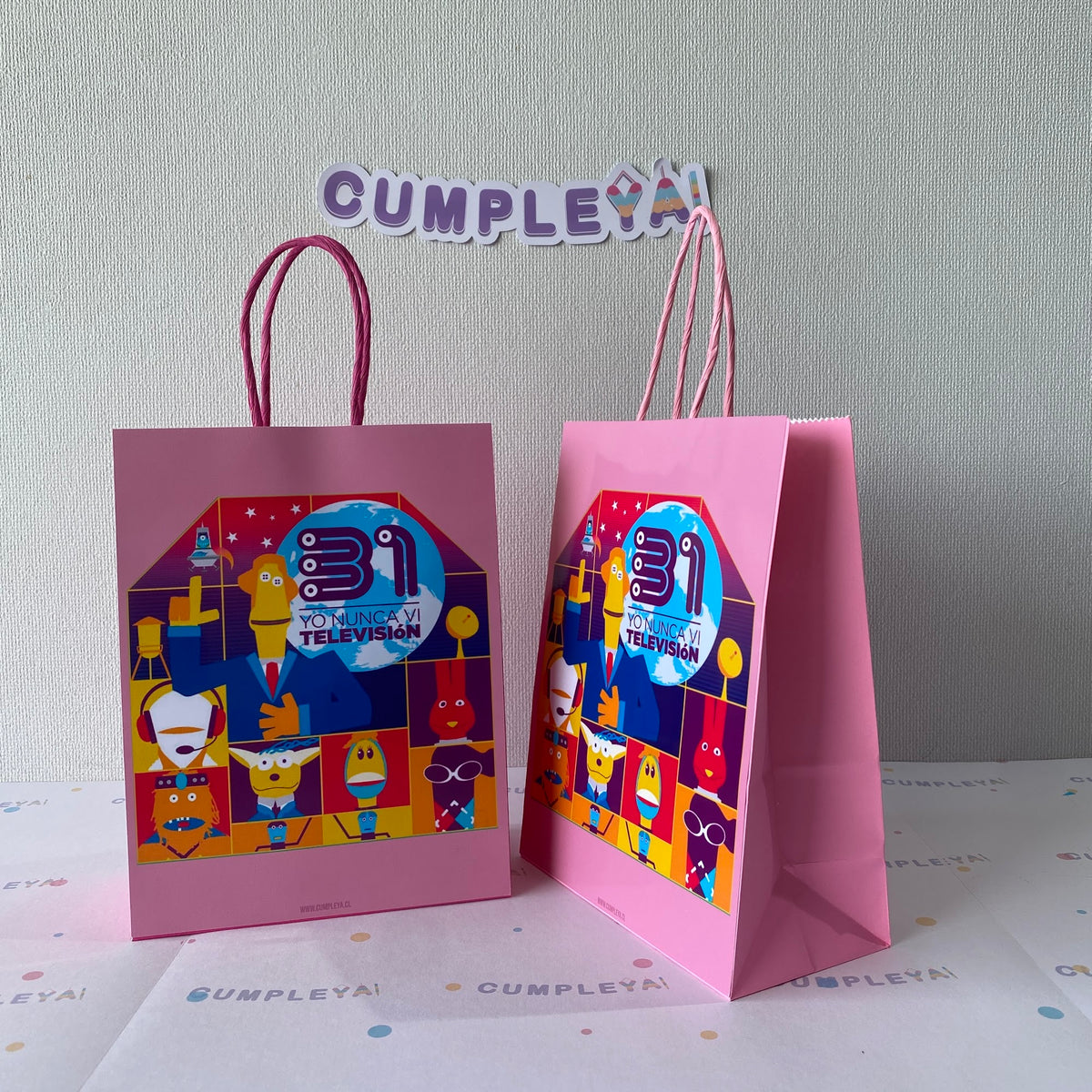 BOLSA SORPRESA 16 × 21 × 8 CM 31 NINUTOS COLORES