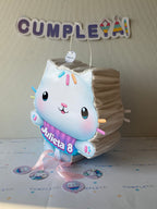 PIÑATA 40 CM PASTELITO DE LA CASA DE GABI