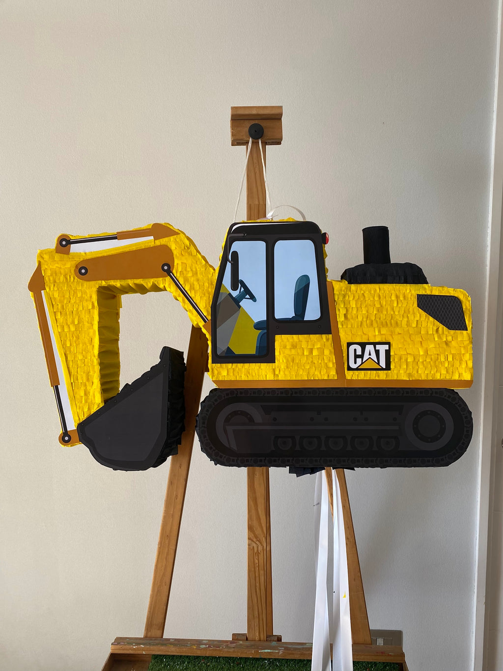 PIÑATA CAMIÓN EXCAVADORA CAT 60CM PREMIUM