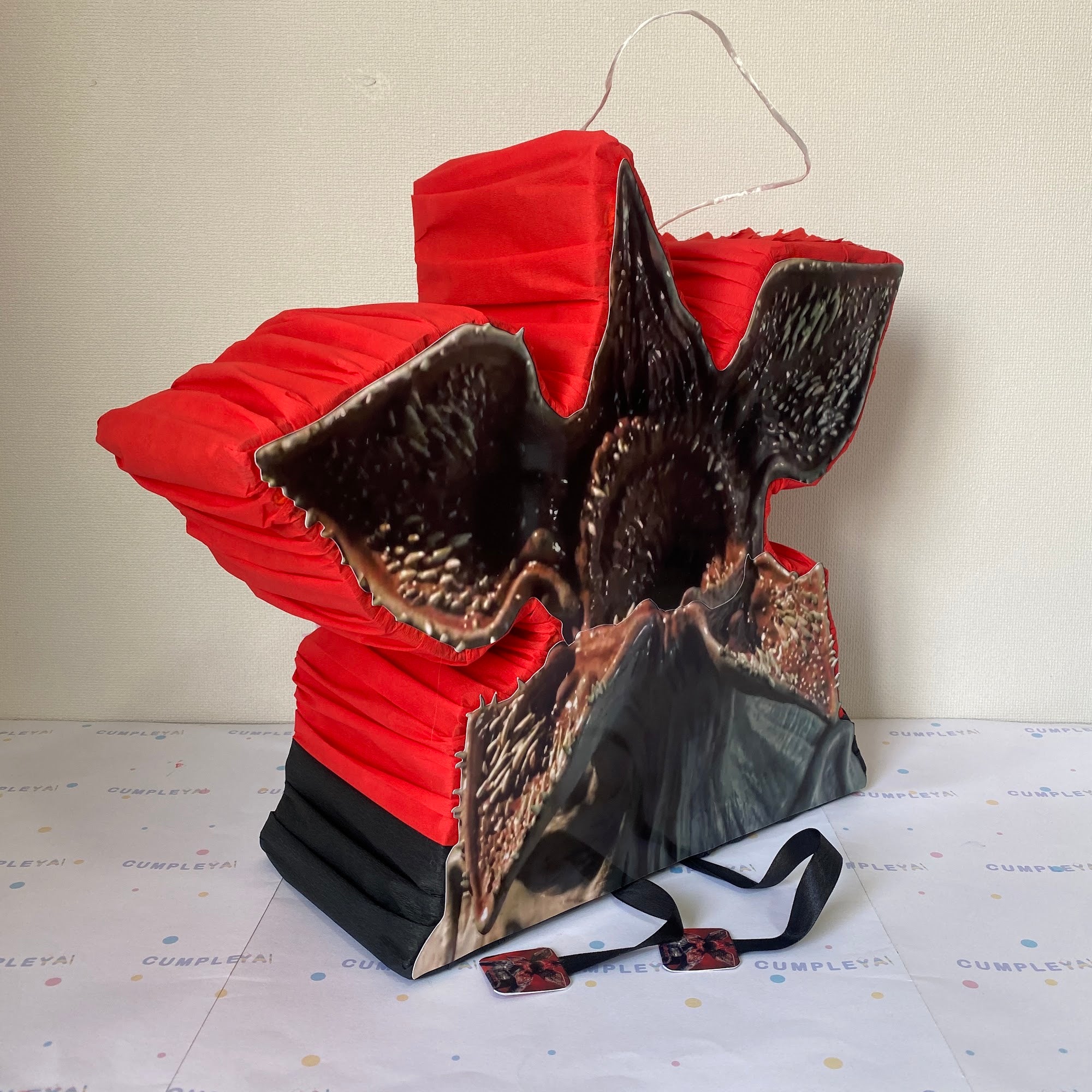 PIÑATA 40 CM STRANGER THINGS