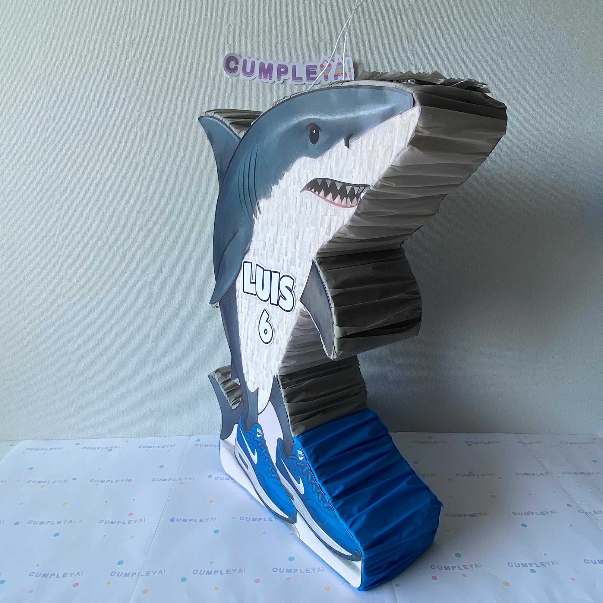 PIÑATA TIBURON BRAINROT TRALALERO 60CM PREMIUM