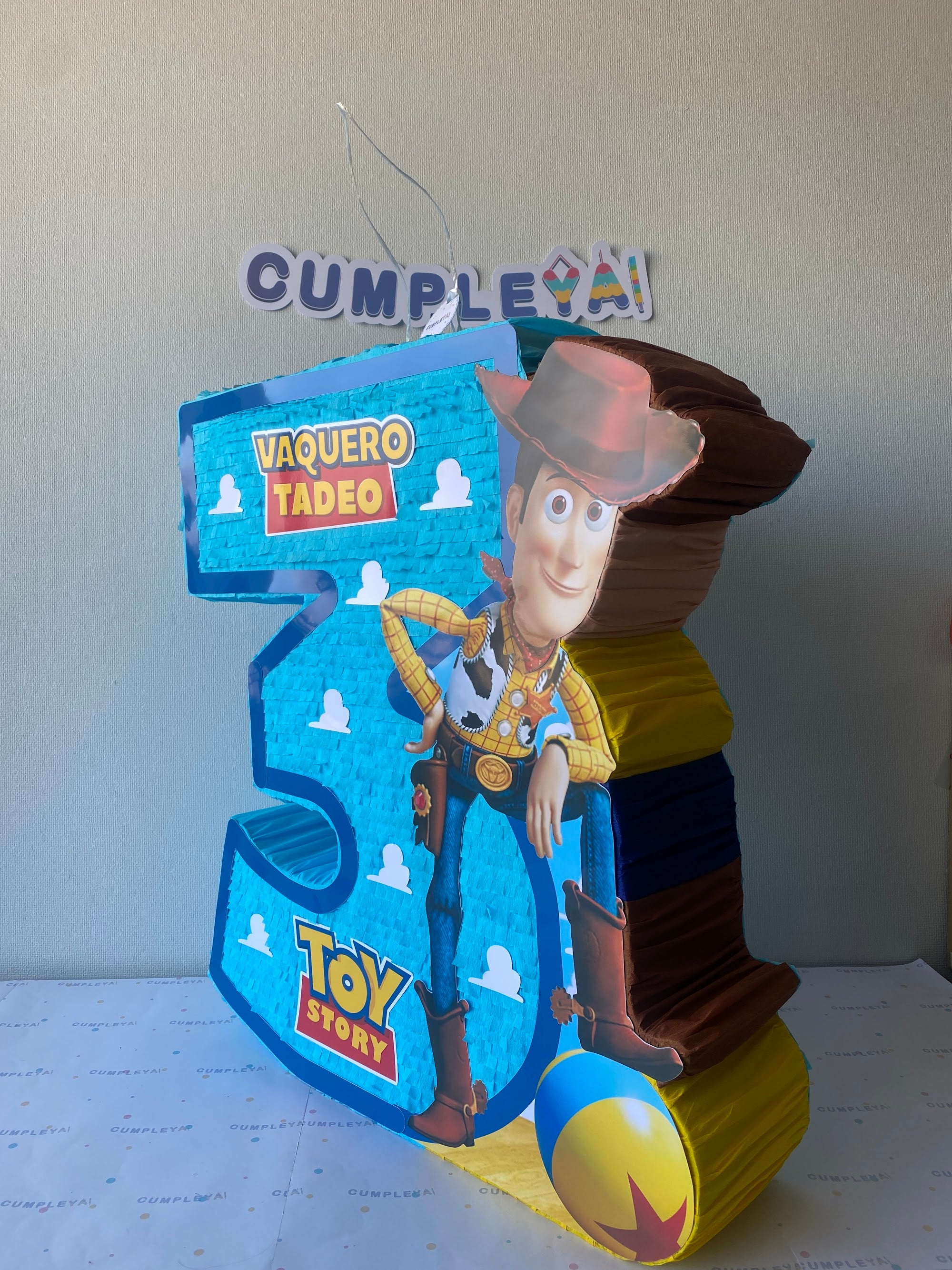 PIÑATA WOODY NUMERO 3 60CM PREMIUM