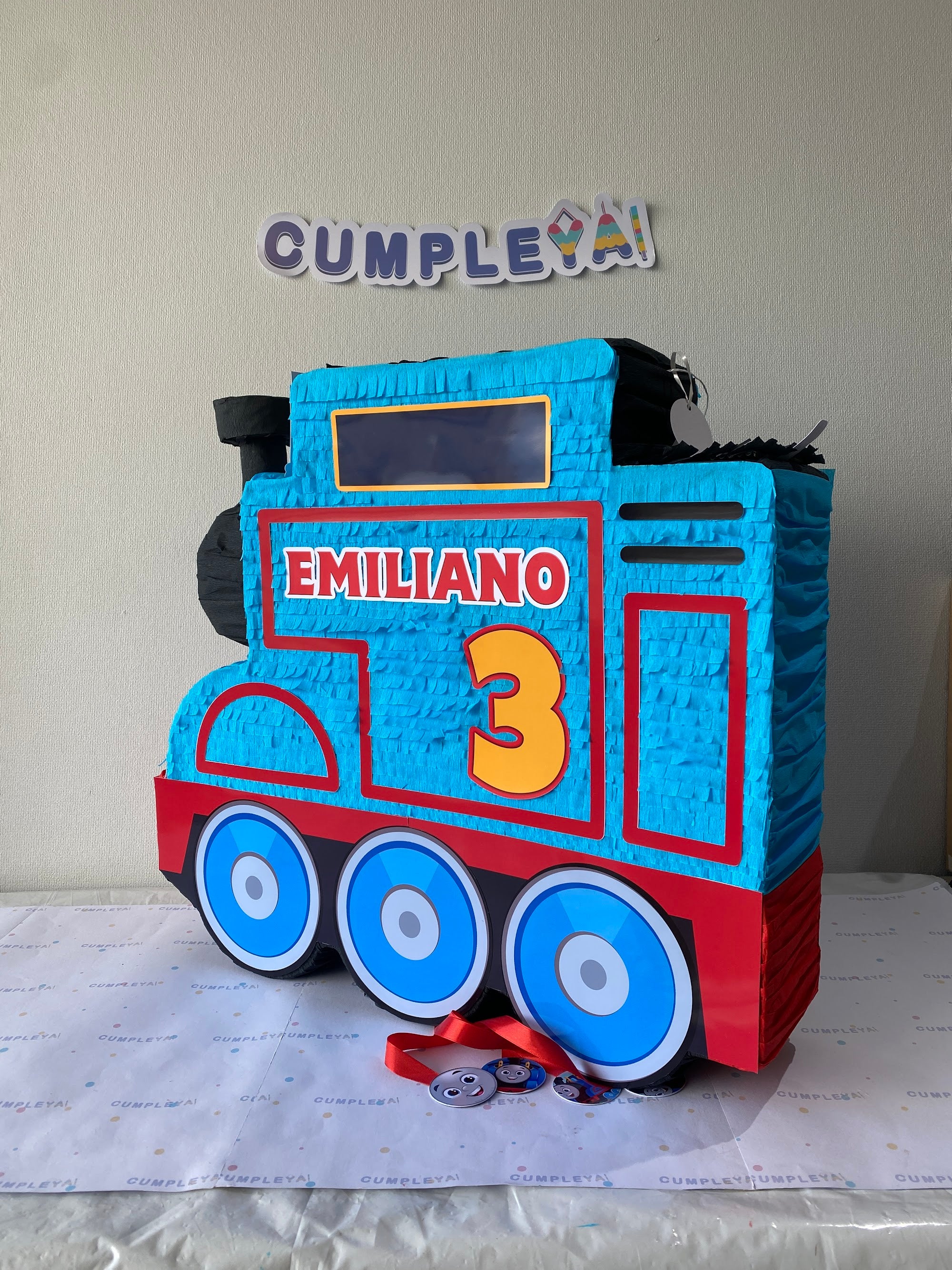 PIÑATA THOMAS EL TREN 60CM PREMIUM
