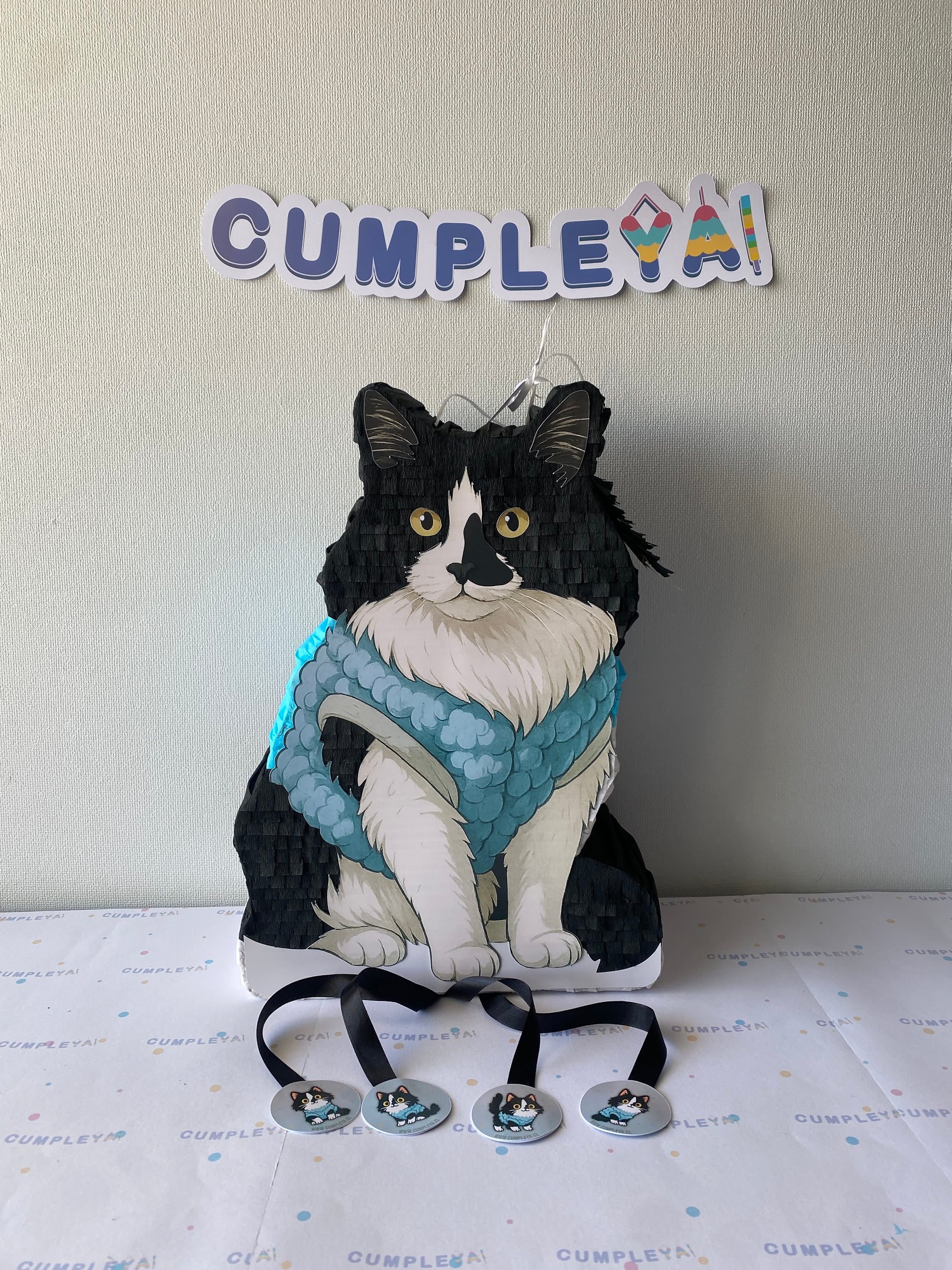 PIÑATA GATICA BLANCO Y NEGRA 40CM PREMIUM