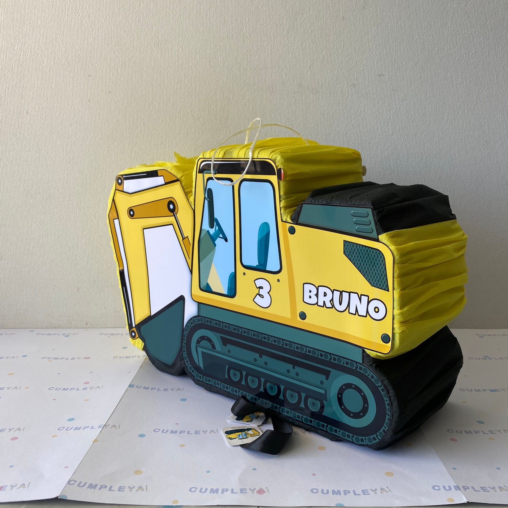 PIÑATA 40 CM EXCABADORA