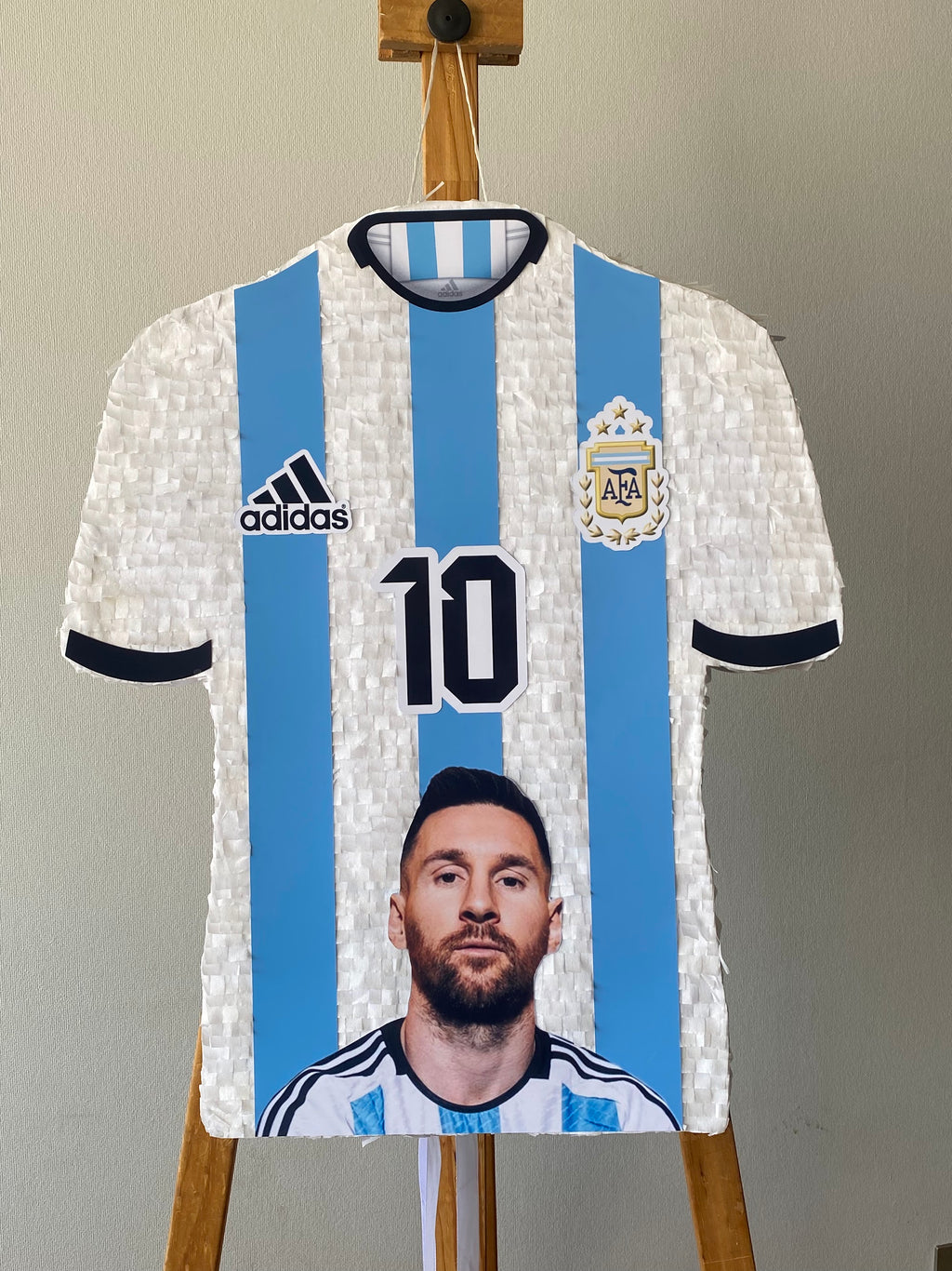 PIÑATA CAMISA DE MESSI CON CARA DE MESSI 60CM PREMIUM