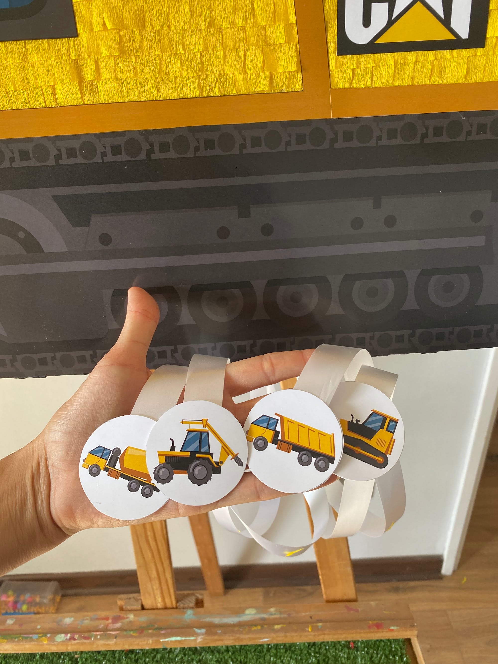 PIÑATA CAMIÓN EXCAVADORA CAT 60CM PREMIUM