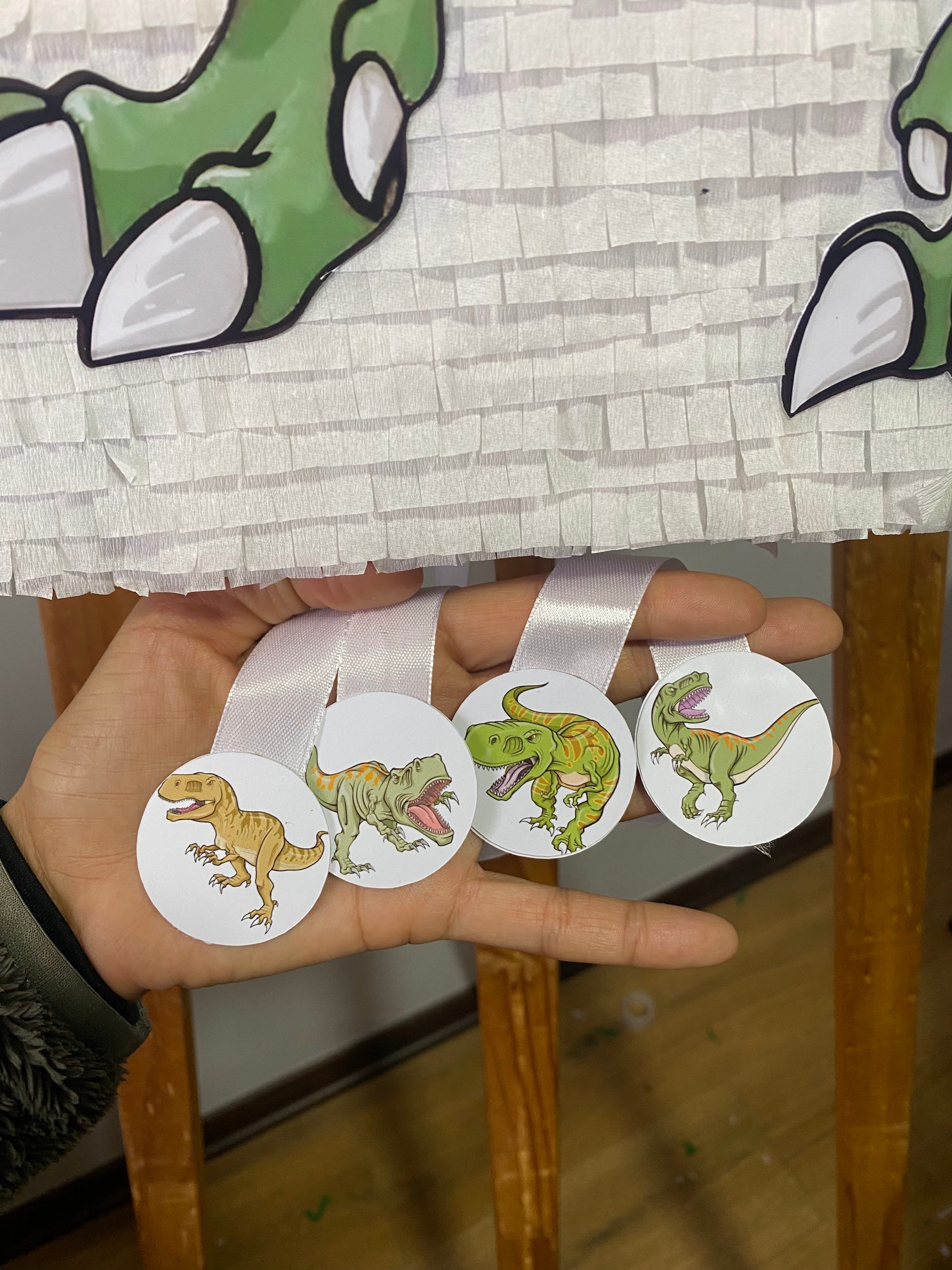 PIÑATA TIRANOSAURIO REX 40CM PREMIUM