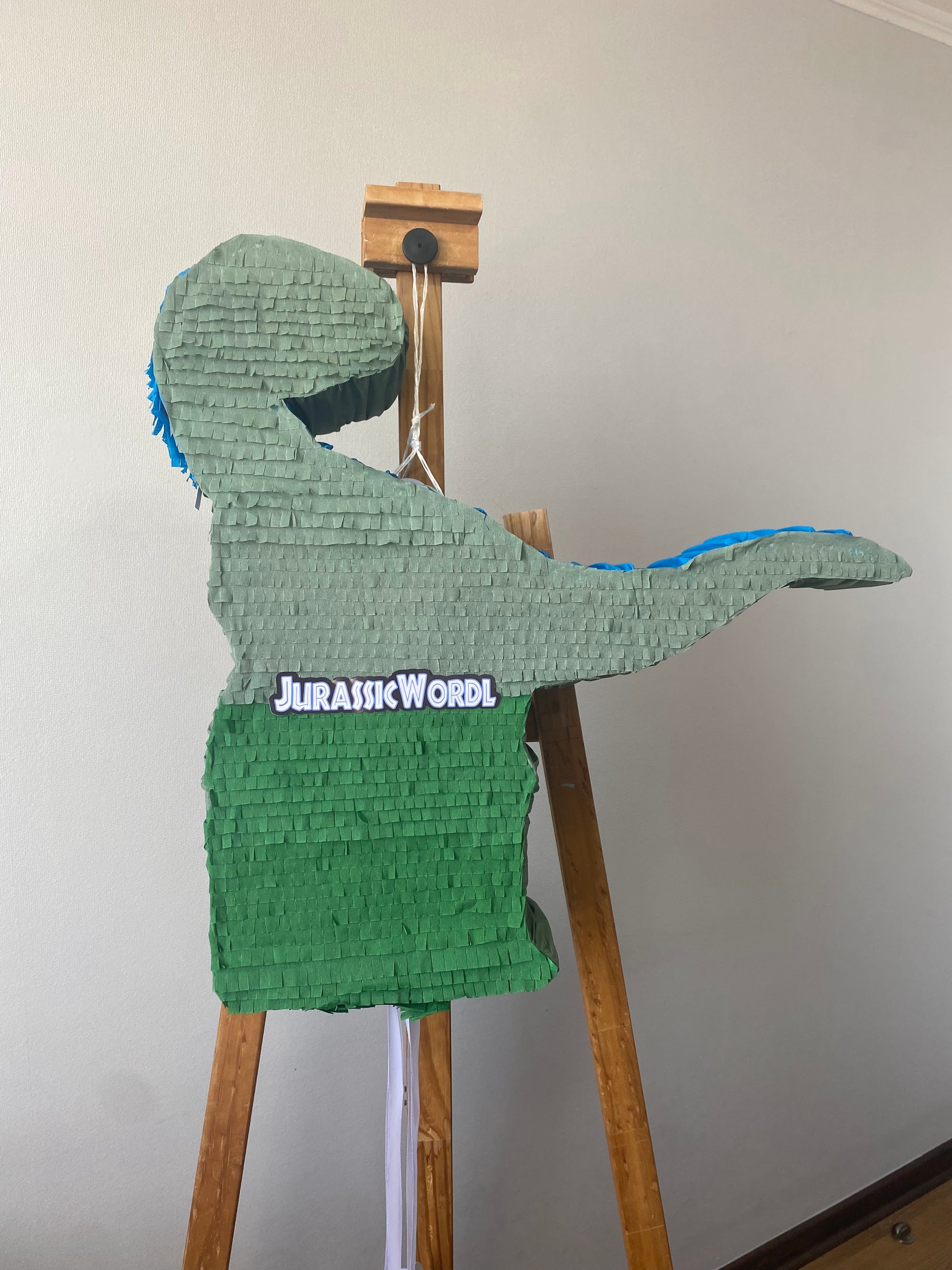 PIÑATA BLUE THE VELOCIRAPTOR DE JURASSIC WORLD 60CM PREMIUM