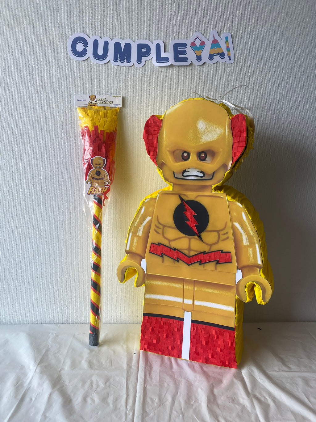 PIÑATA FLASH LEGO AMARIILO 60CM PREMIUM