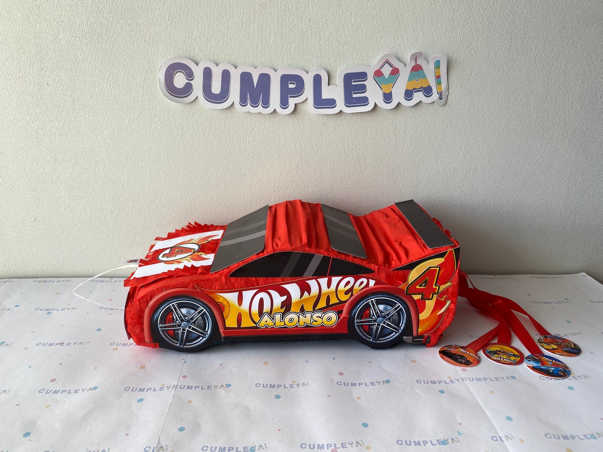 PIÑATA AUTO ROJO HOT WHEELS 40CM PREMIUM